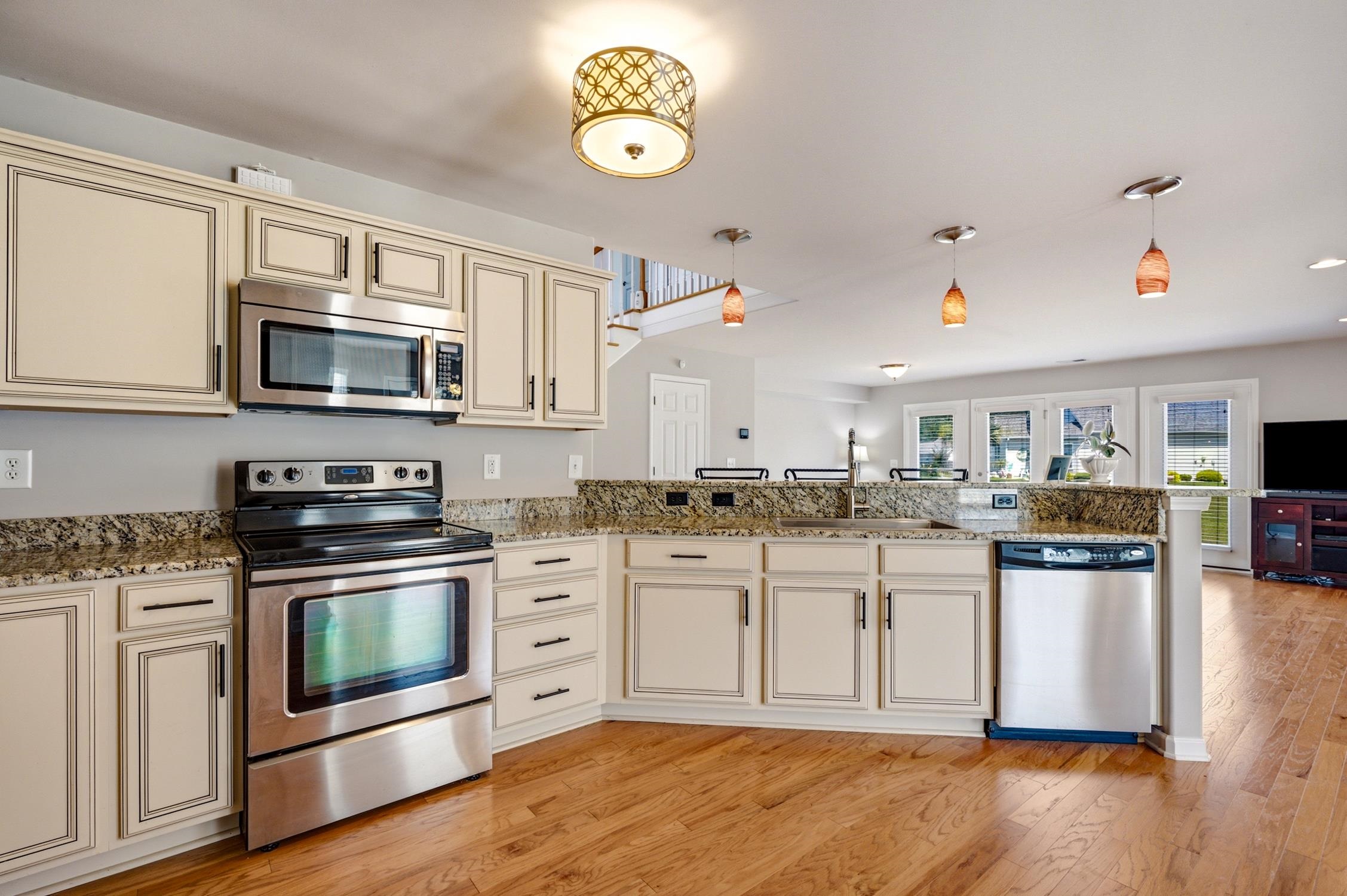 1425 Holtzman St. Property Photo 3