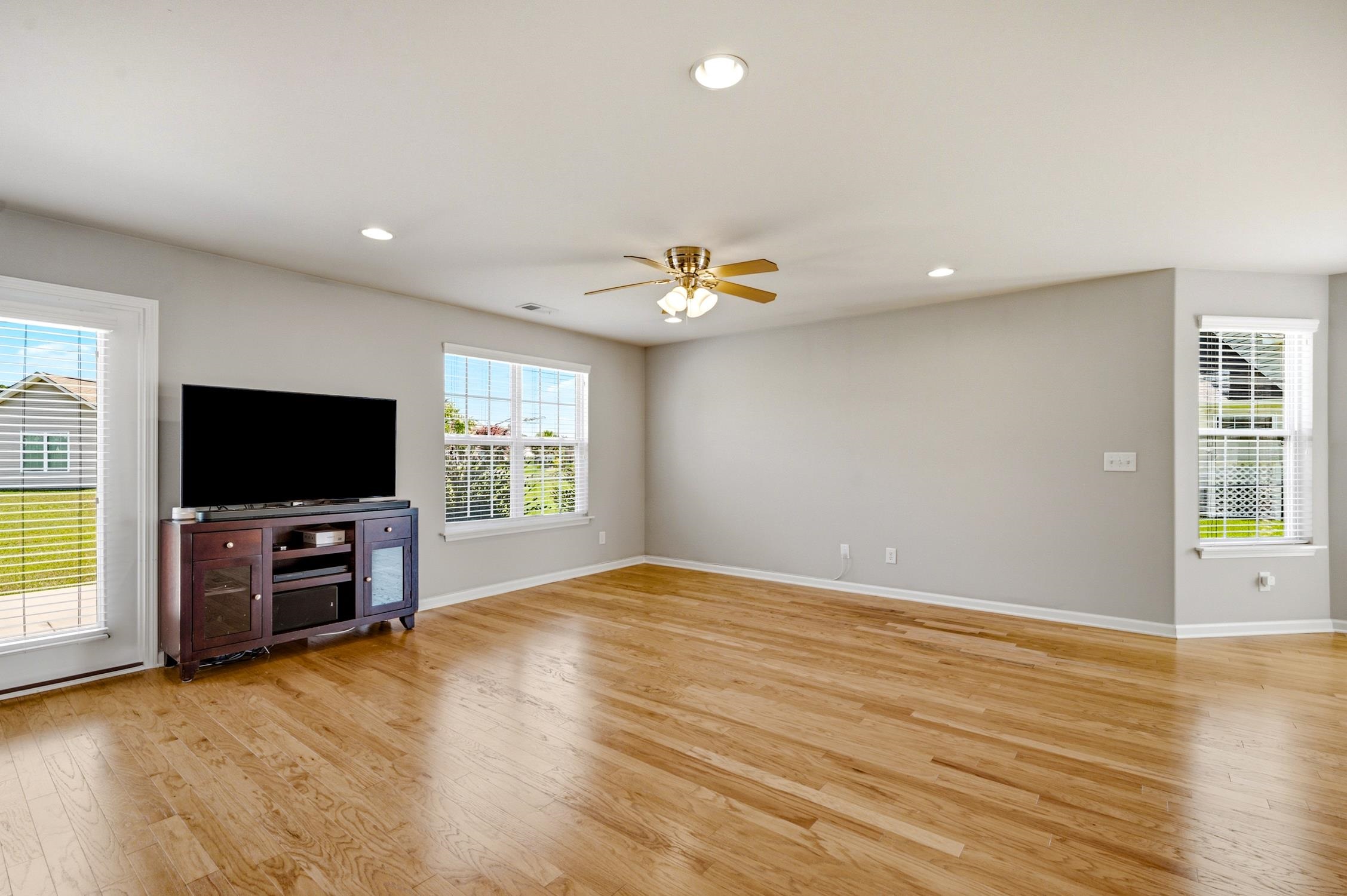 1425 Holtzman St. Property Photo 17