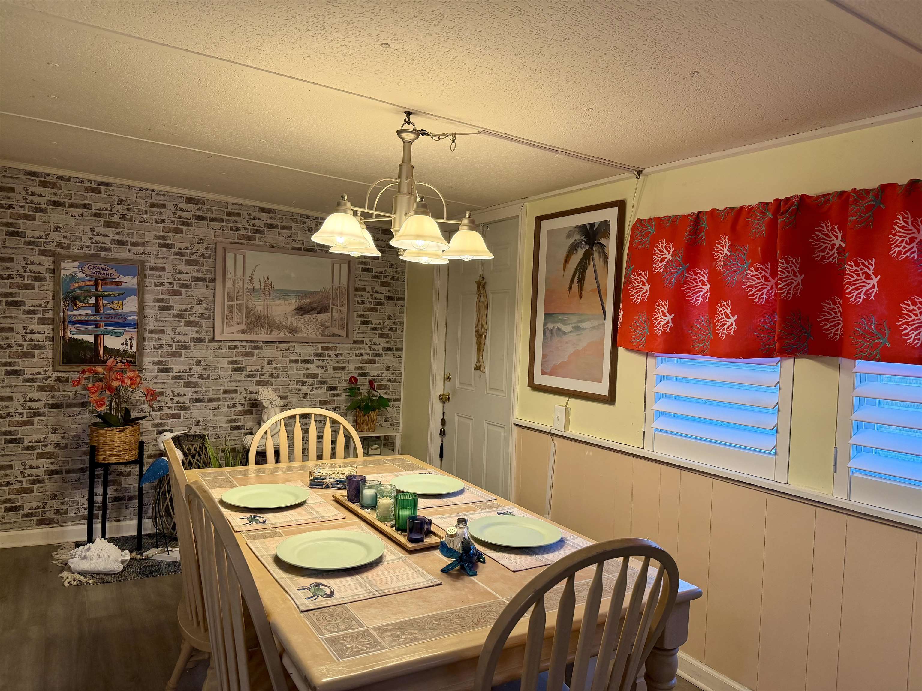 258 Flamingo Dr. Property Photo 12