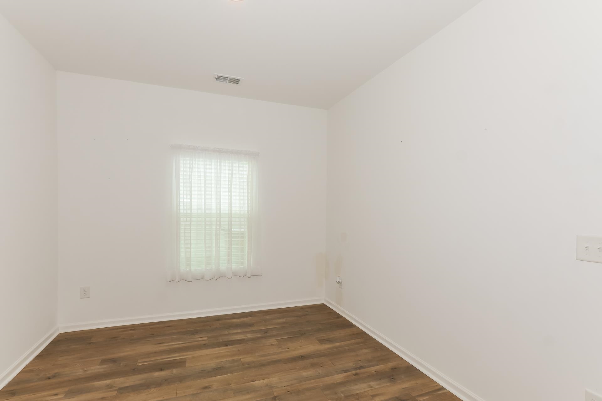 1126 Joywood Dr. Property Photo 6