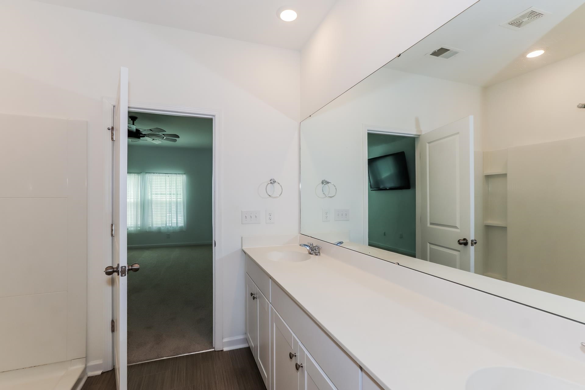 1126 Joywood Dr. Property Photo 10