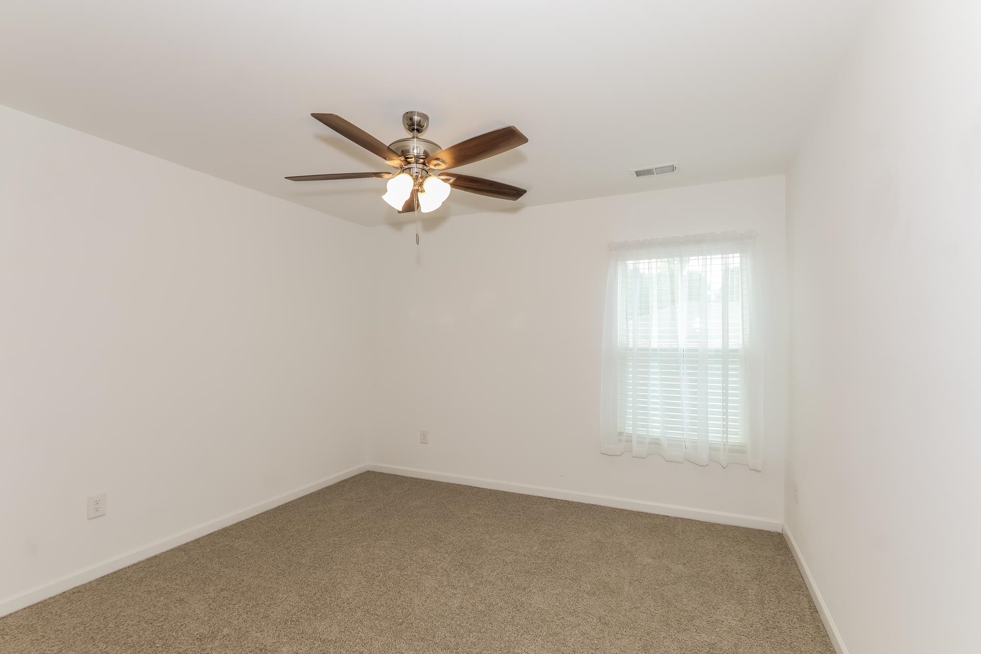 1126 Joywood Dr. Property Photo 12