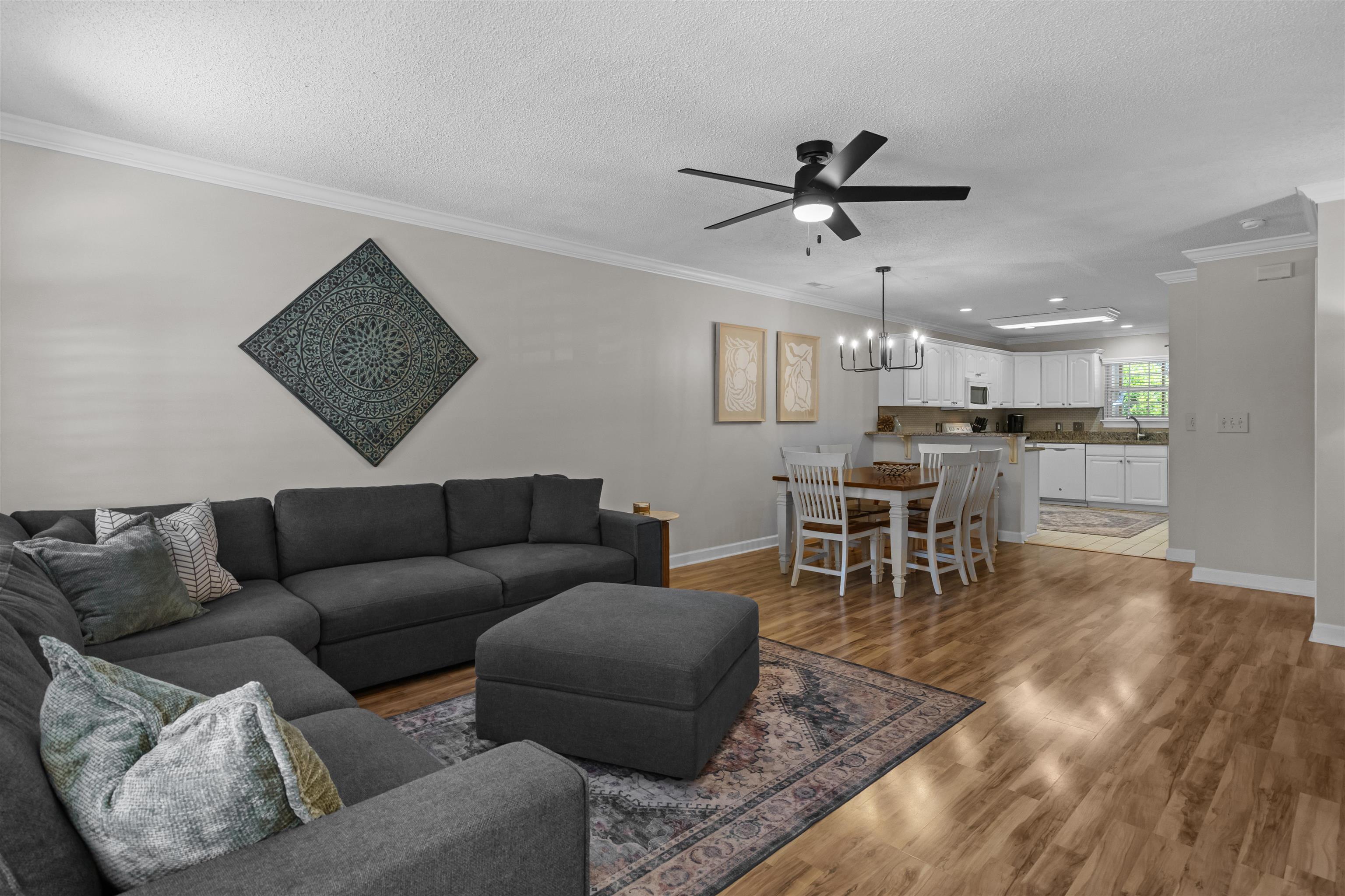 1418 Cane St. Property Photo 13