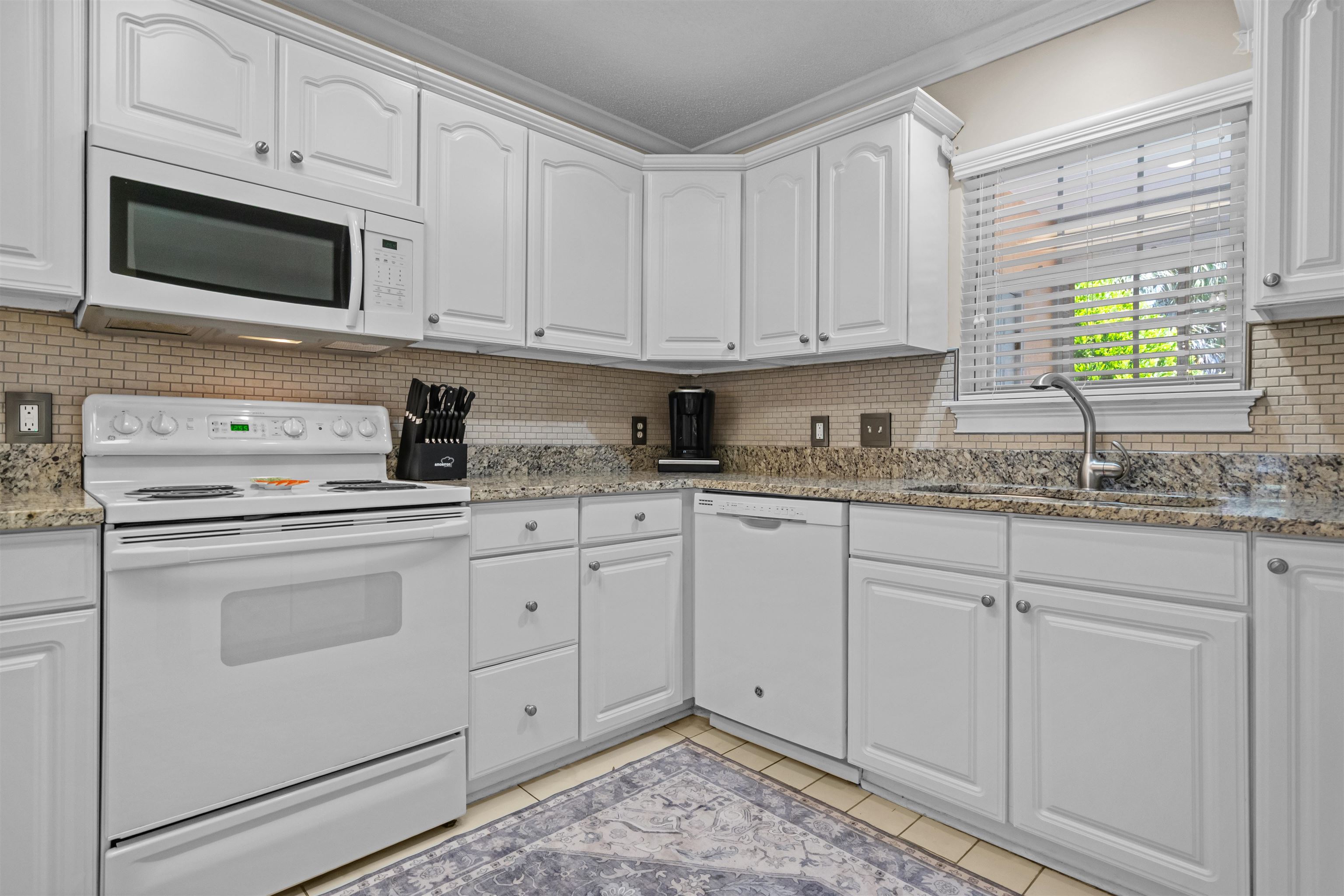 1418 Cane St. Property Photo 16