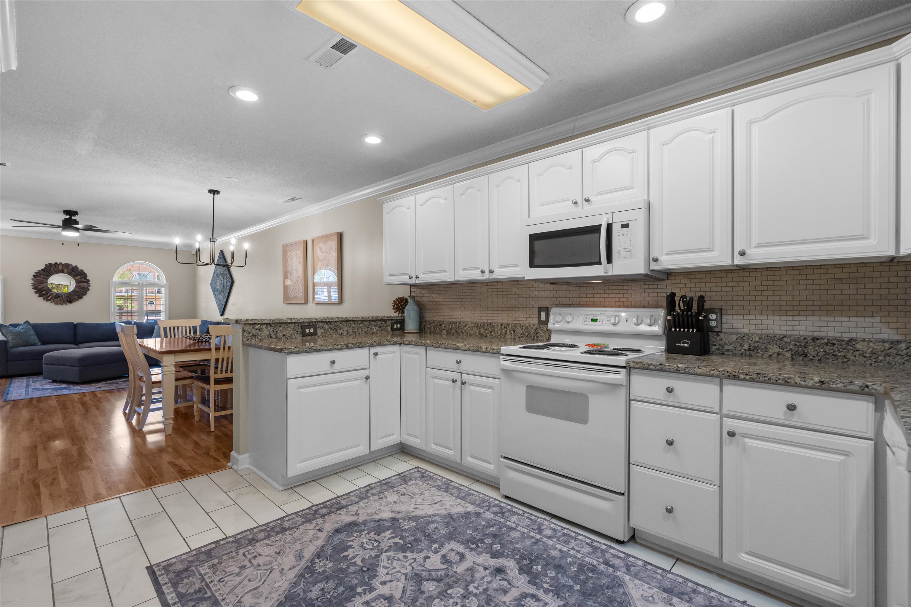 1418 Cane St. Property Photo 18
