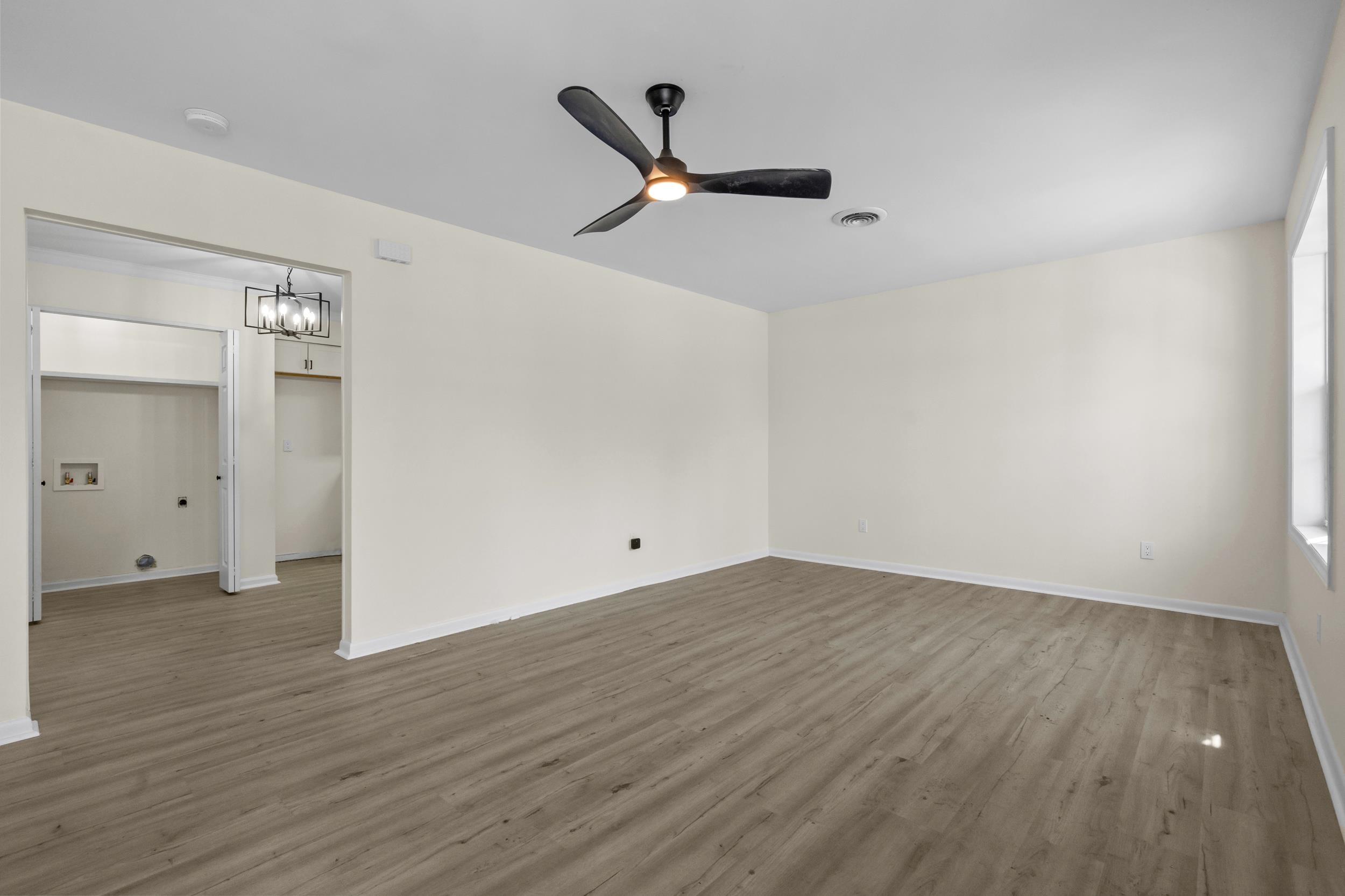 1114 Temple St. Property Photo 10