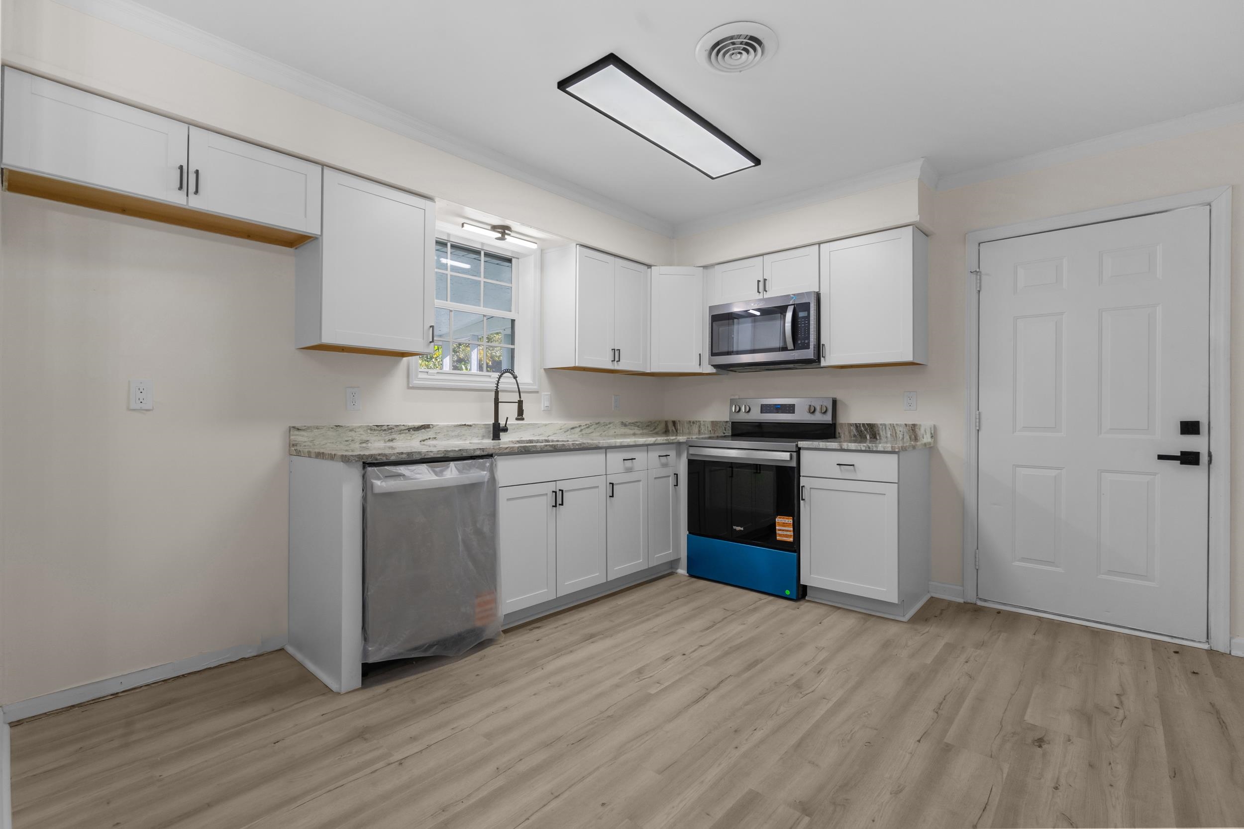 1114 Temple St. Property Photo 15