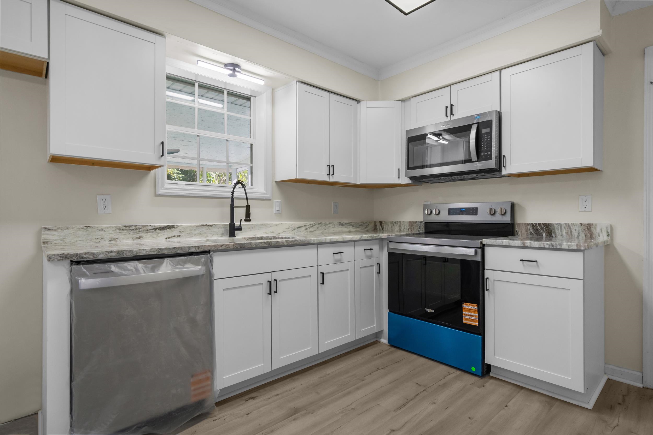 1114 Temple St. Property Photo 16