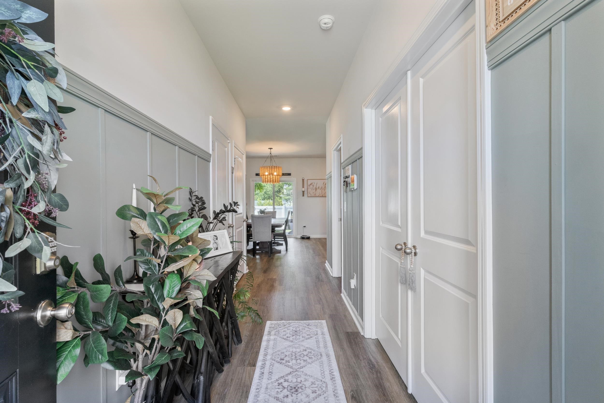 1070 Sennema Circle Property Photo 2