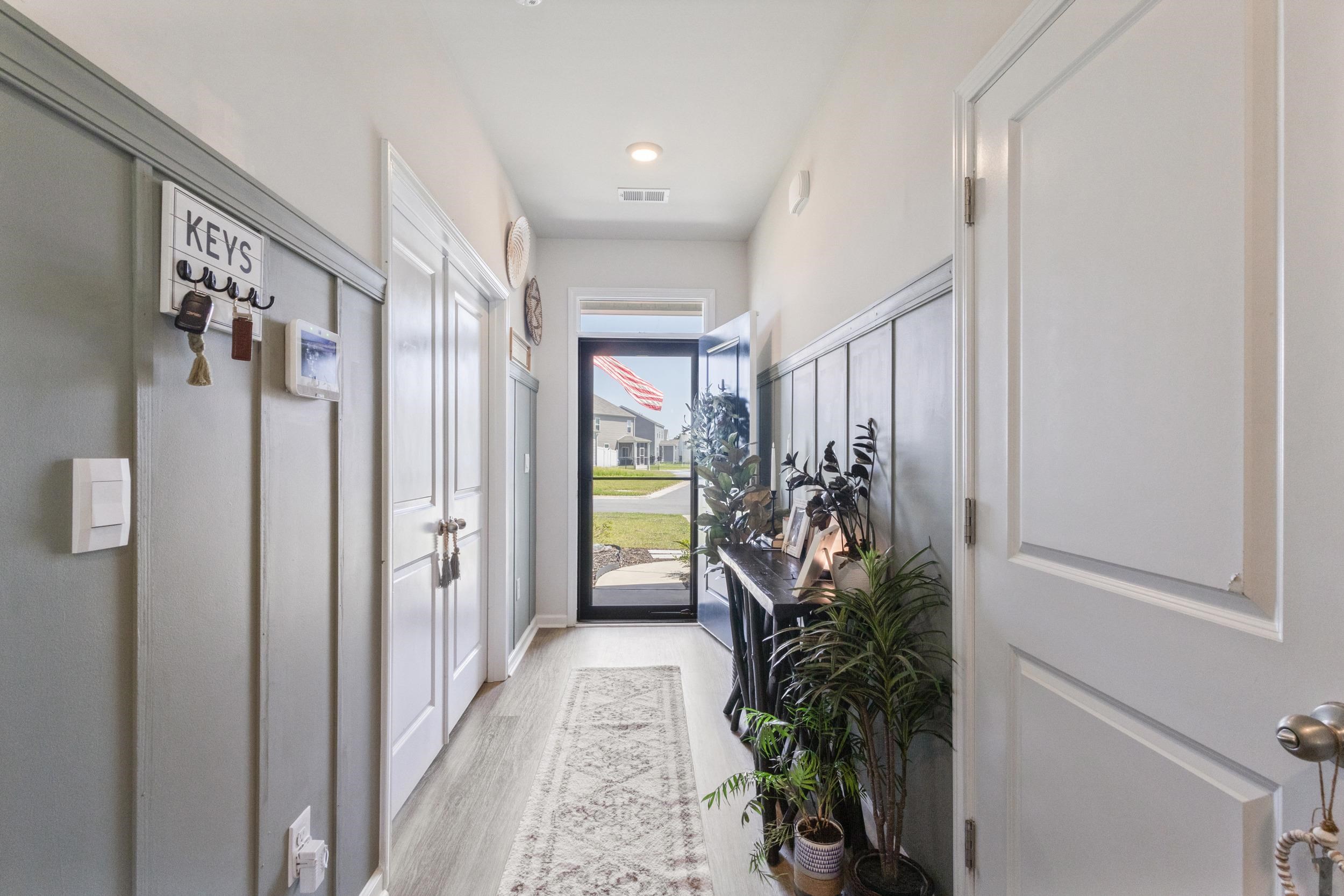 1070 Sennema Circle Property Photo 3