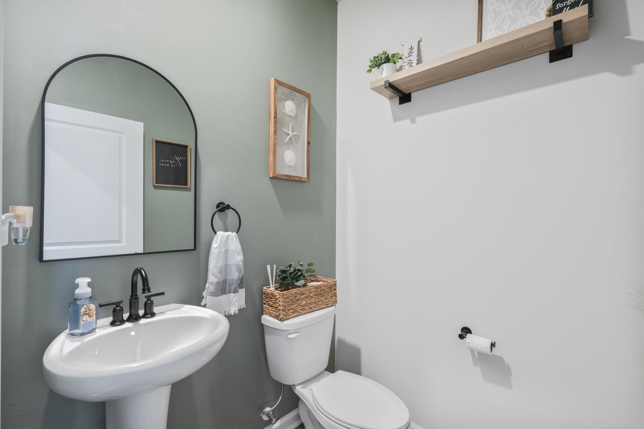 1070 Sennema Circle Property Photo 14