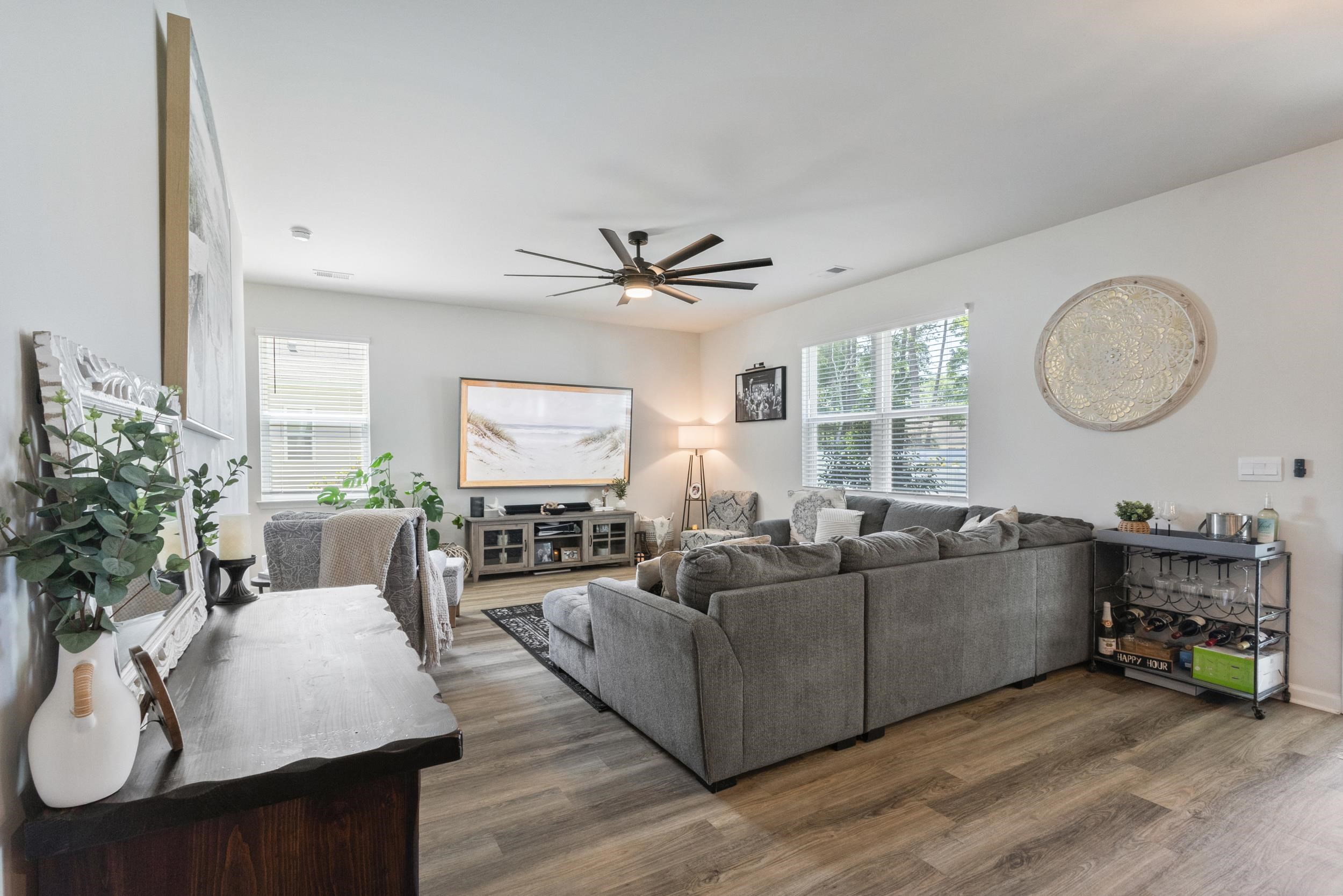 1070 Sennema Circle Property Photo 15
