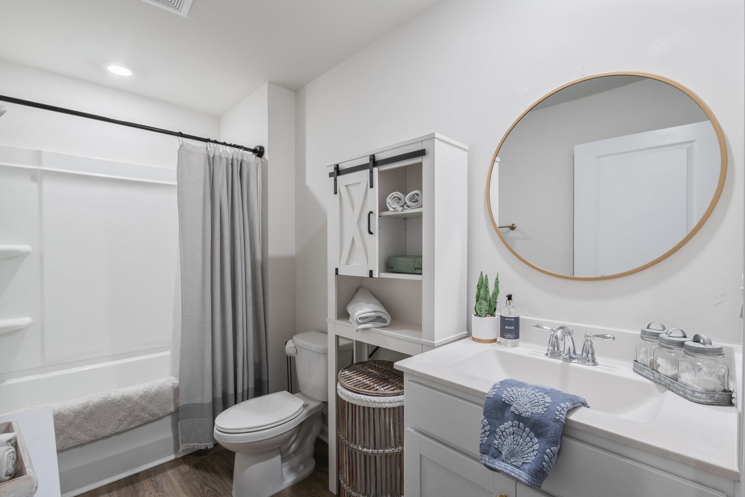 1070 Sennema Circle Property Photo 31