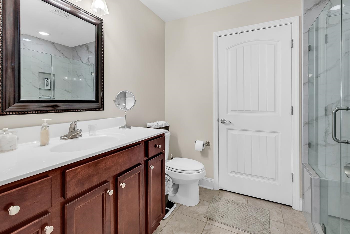872 Brenda Pl. Property Photo 14