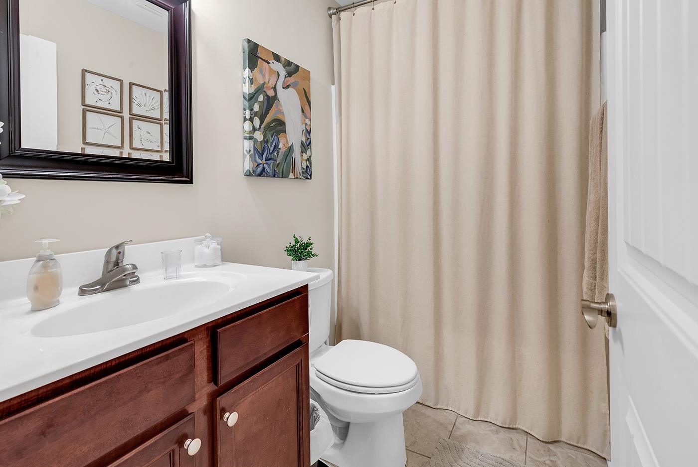 872 Brenda Pl. Property Photo 18