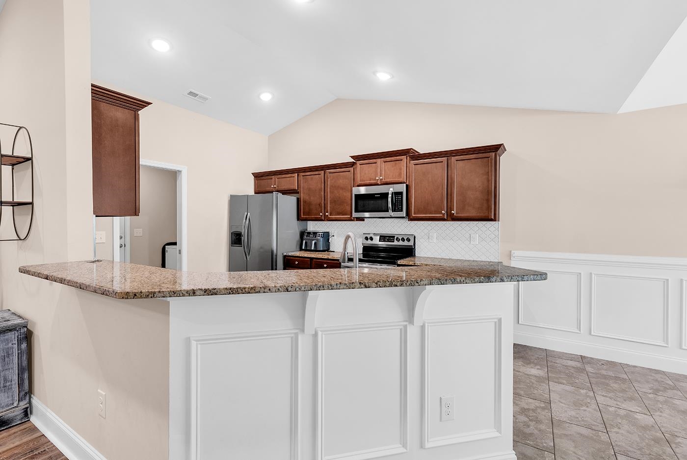 4485 Marshwood Dr. Property Photo 9