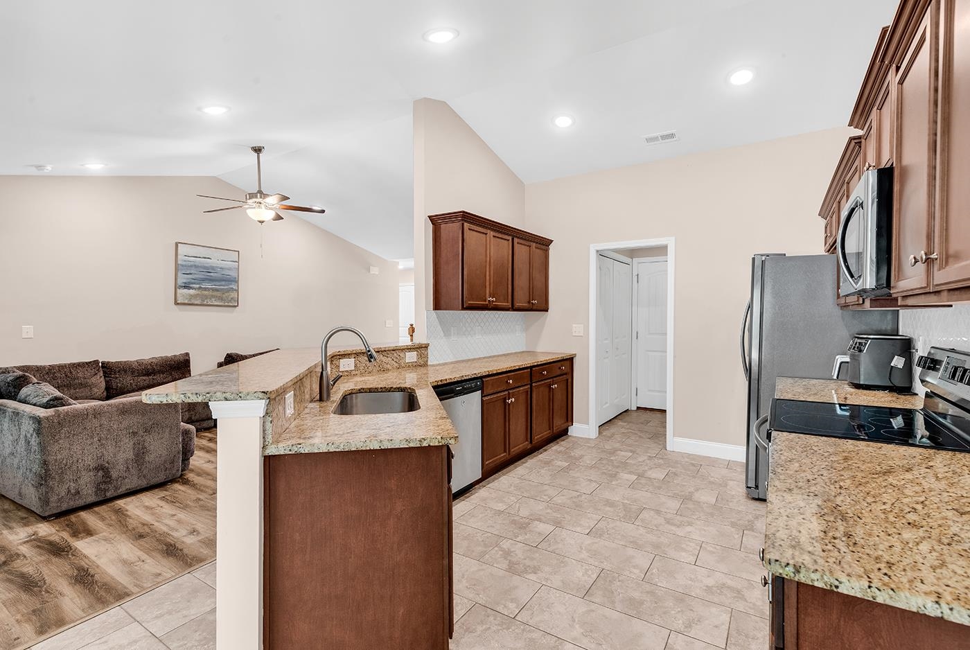 4485 Marshwood Dr. Property Photo 12