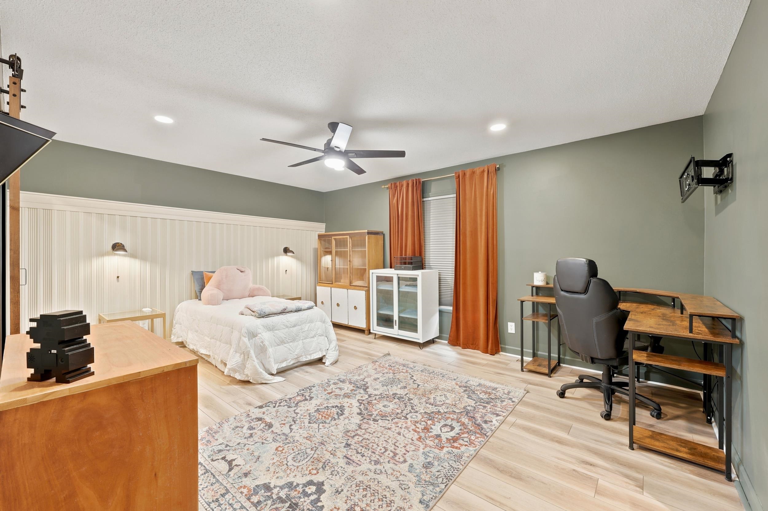 109 E Coker Ln. Property Photo 30