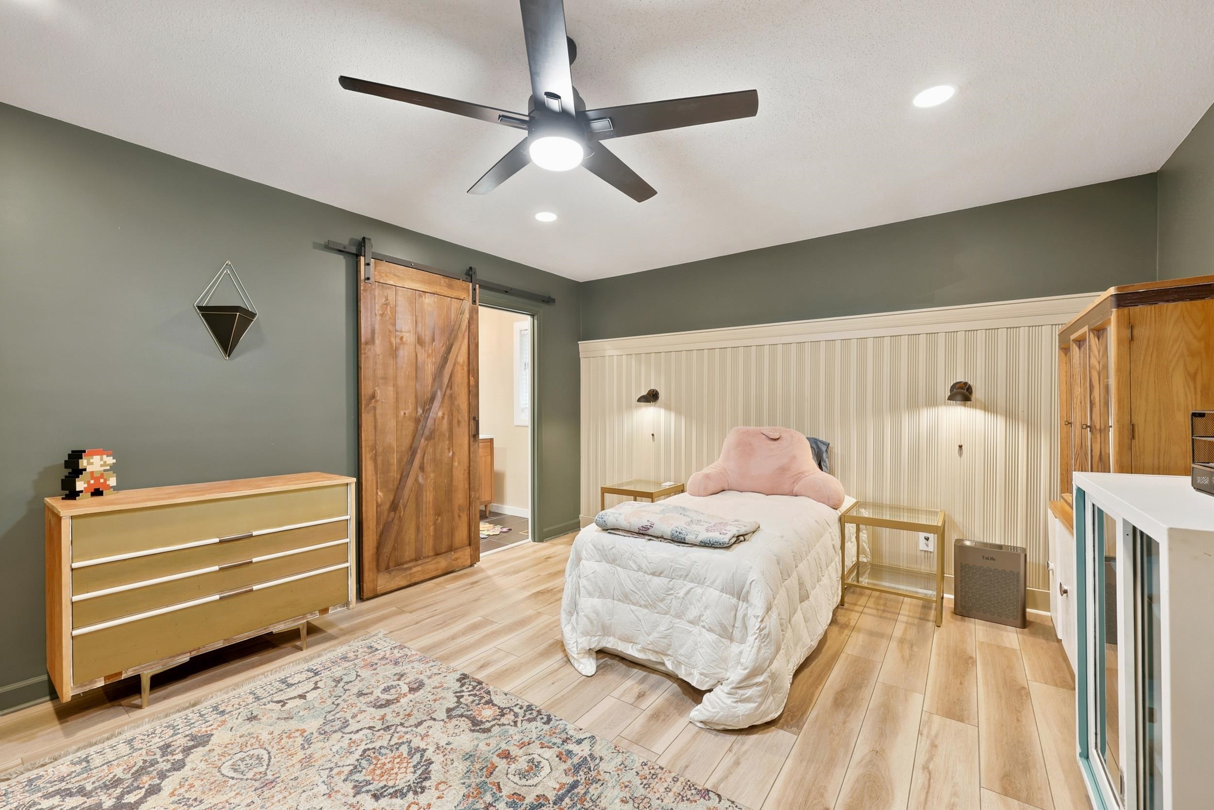 109 E Coker Ln. Property Photo 31