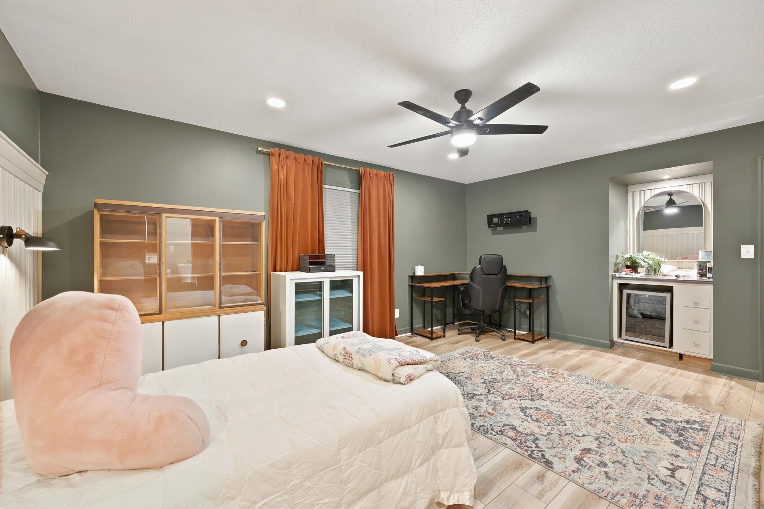 109 E Coker Ln. Property Photo 32