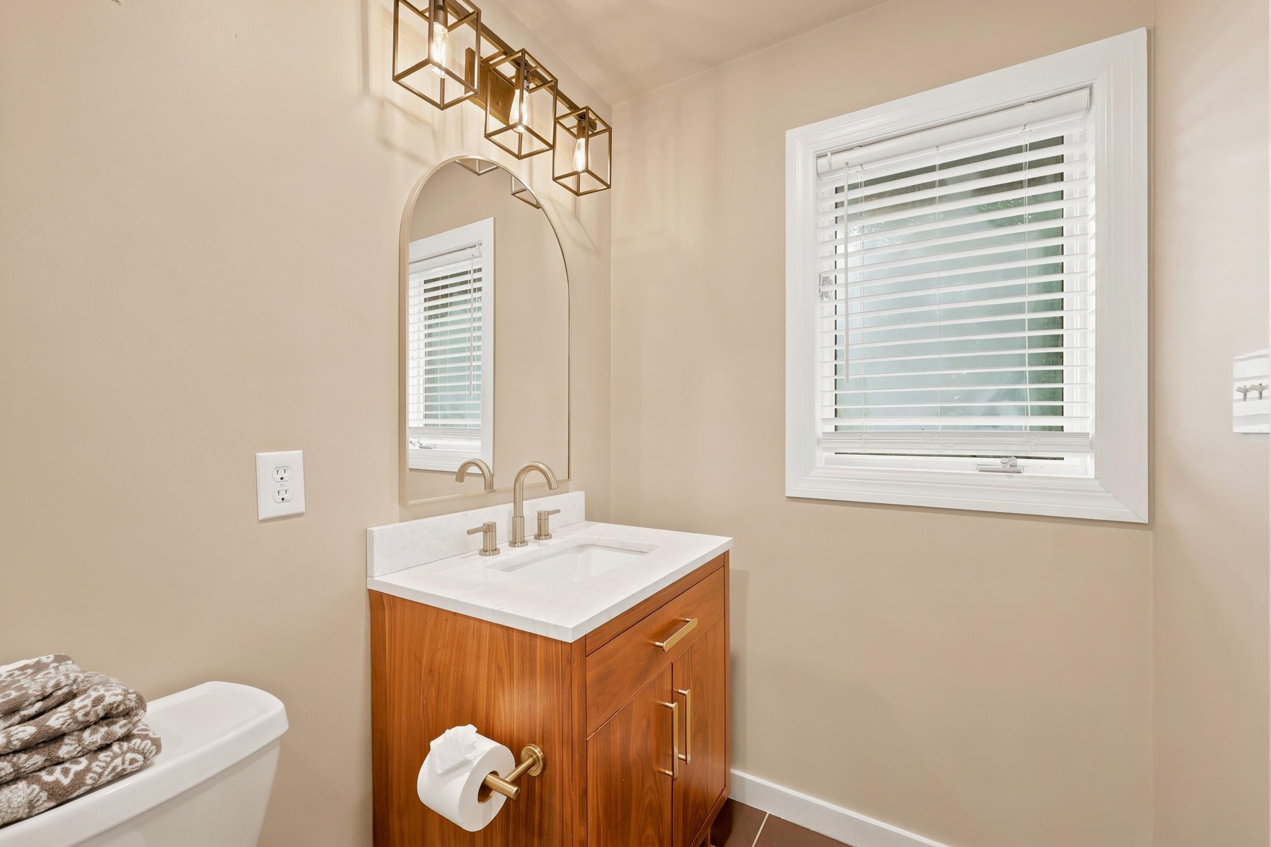 109 E Coker Ln. Property Photo 34