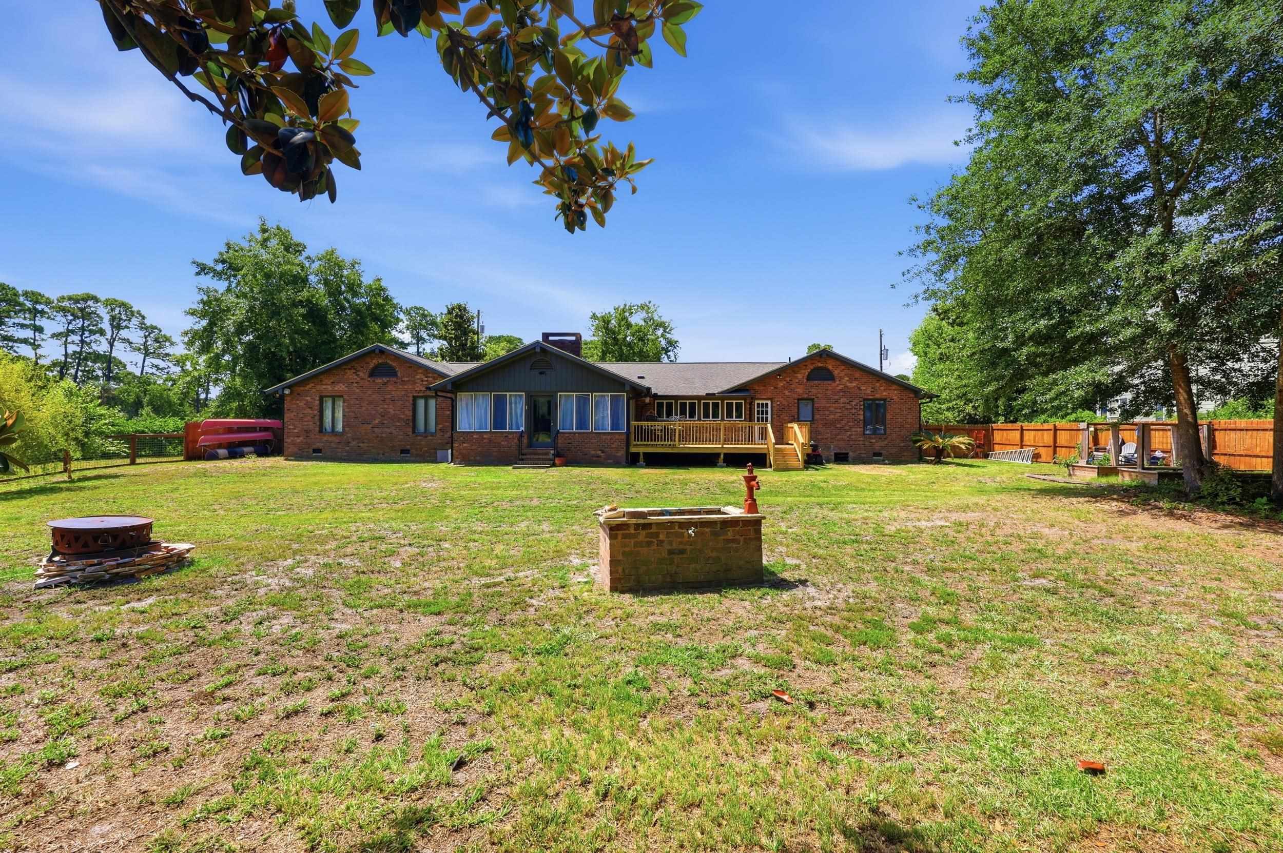 109 E Coker Ln. Property Photo 38