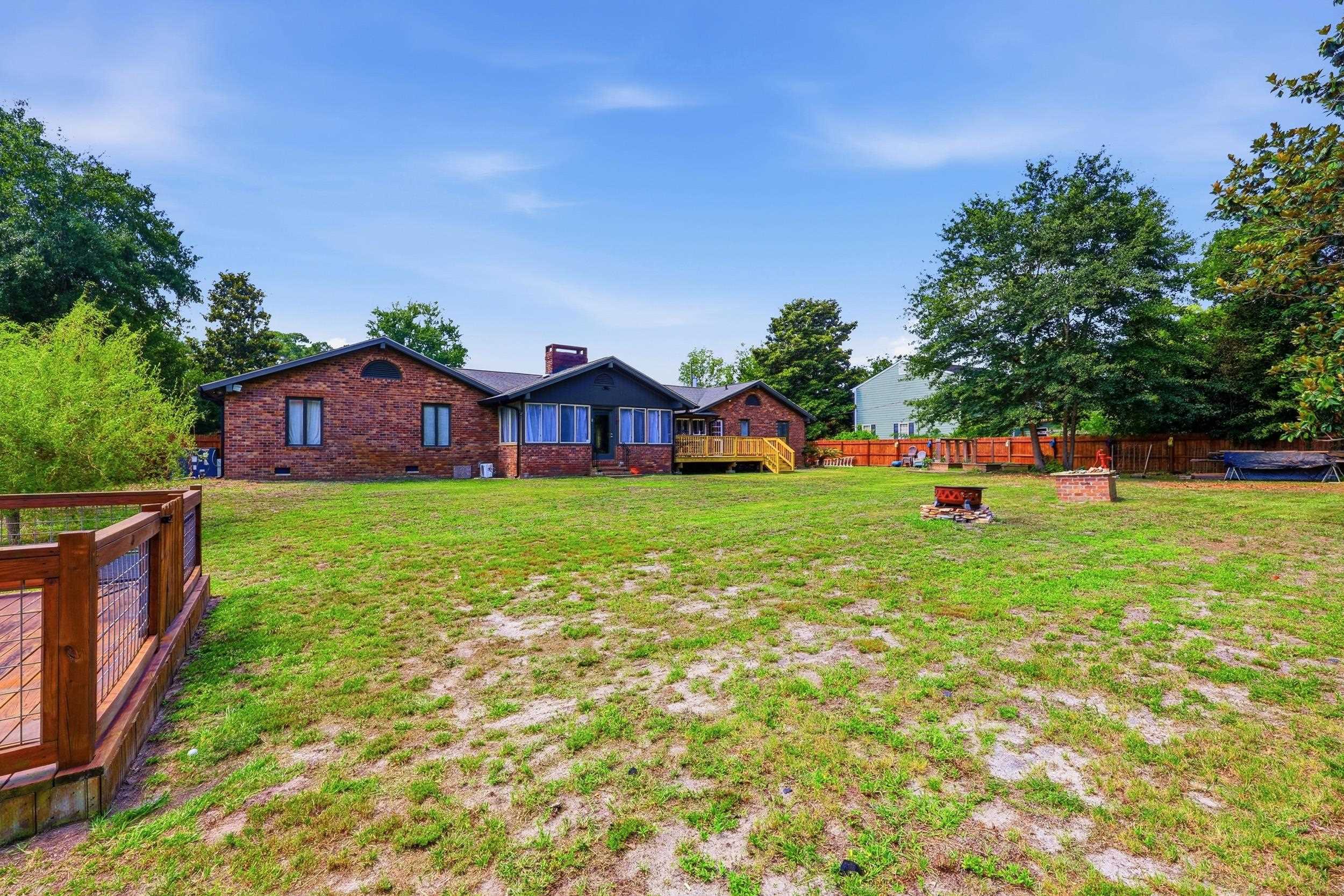 109 E Coker Ln. Property Photo 39