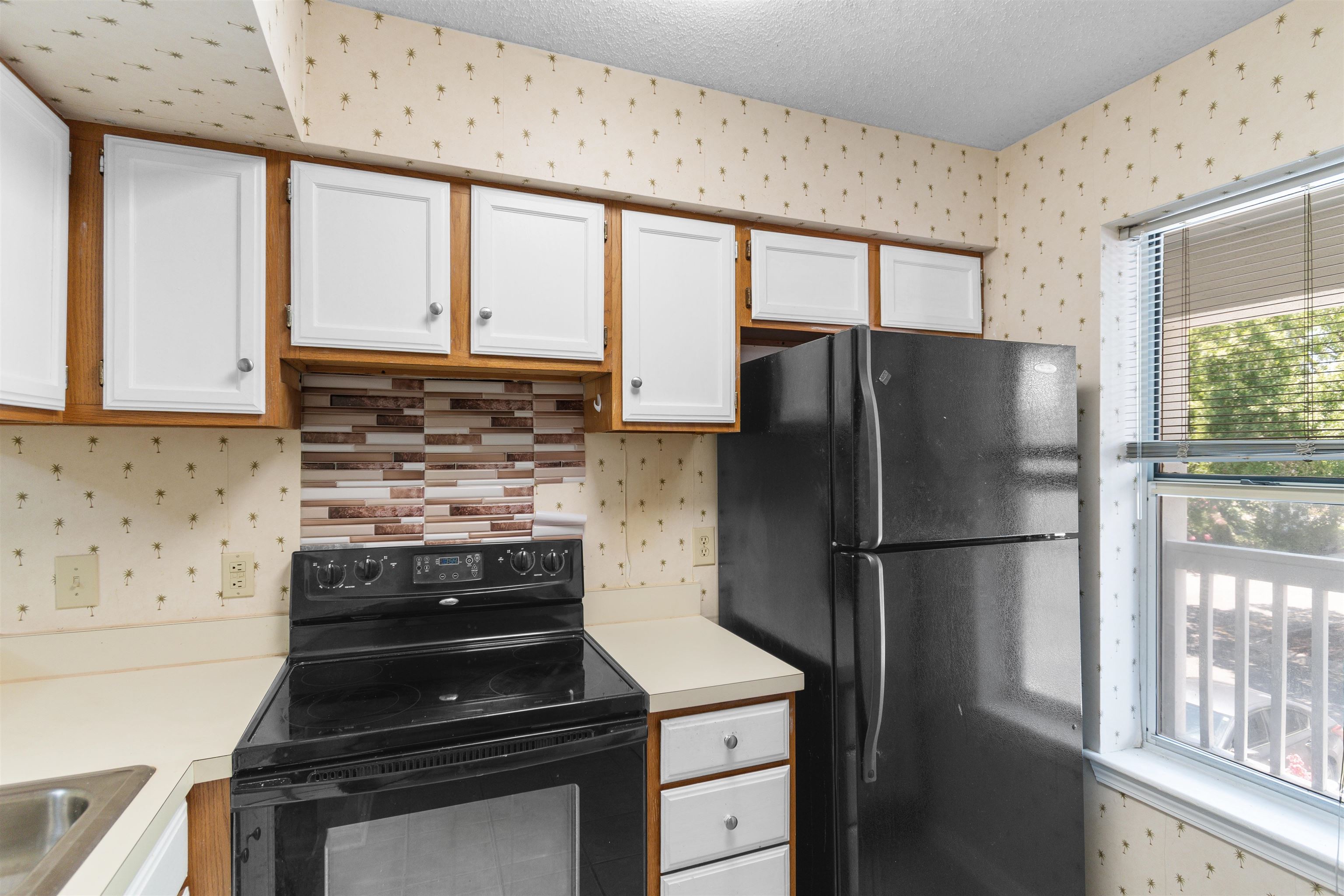 4601 Greenbriar Dr. Property Photo 4