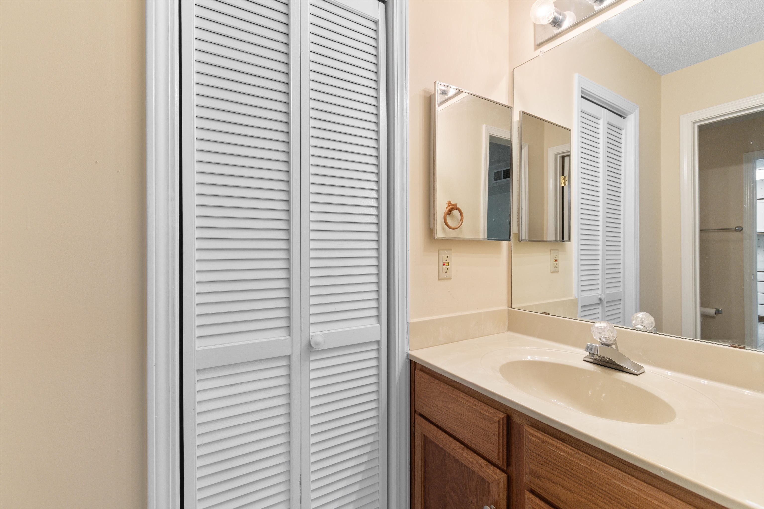 4601 Greenbriar Dr. Property Photo 19