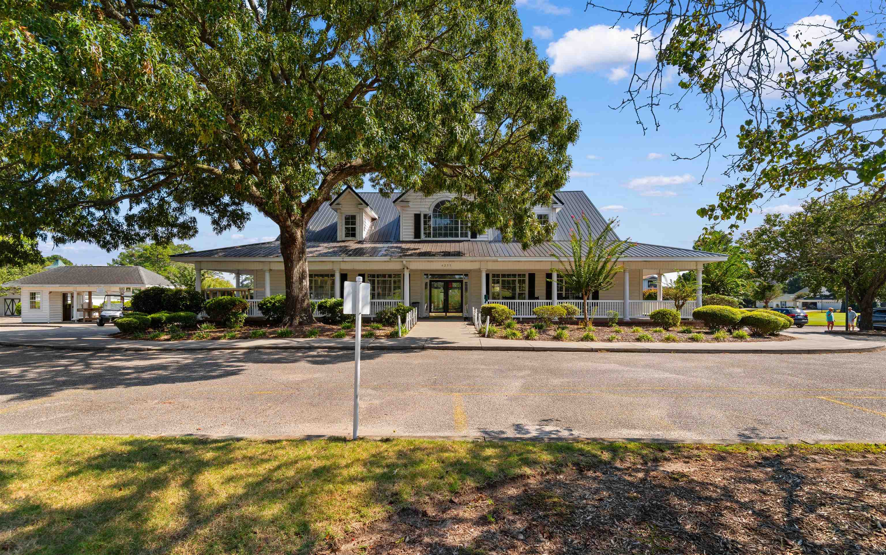 4601 Greenbriar Dr. Property Photo 31