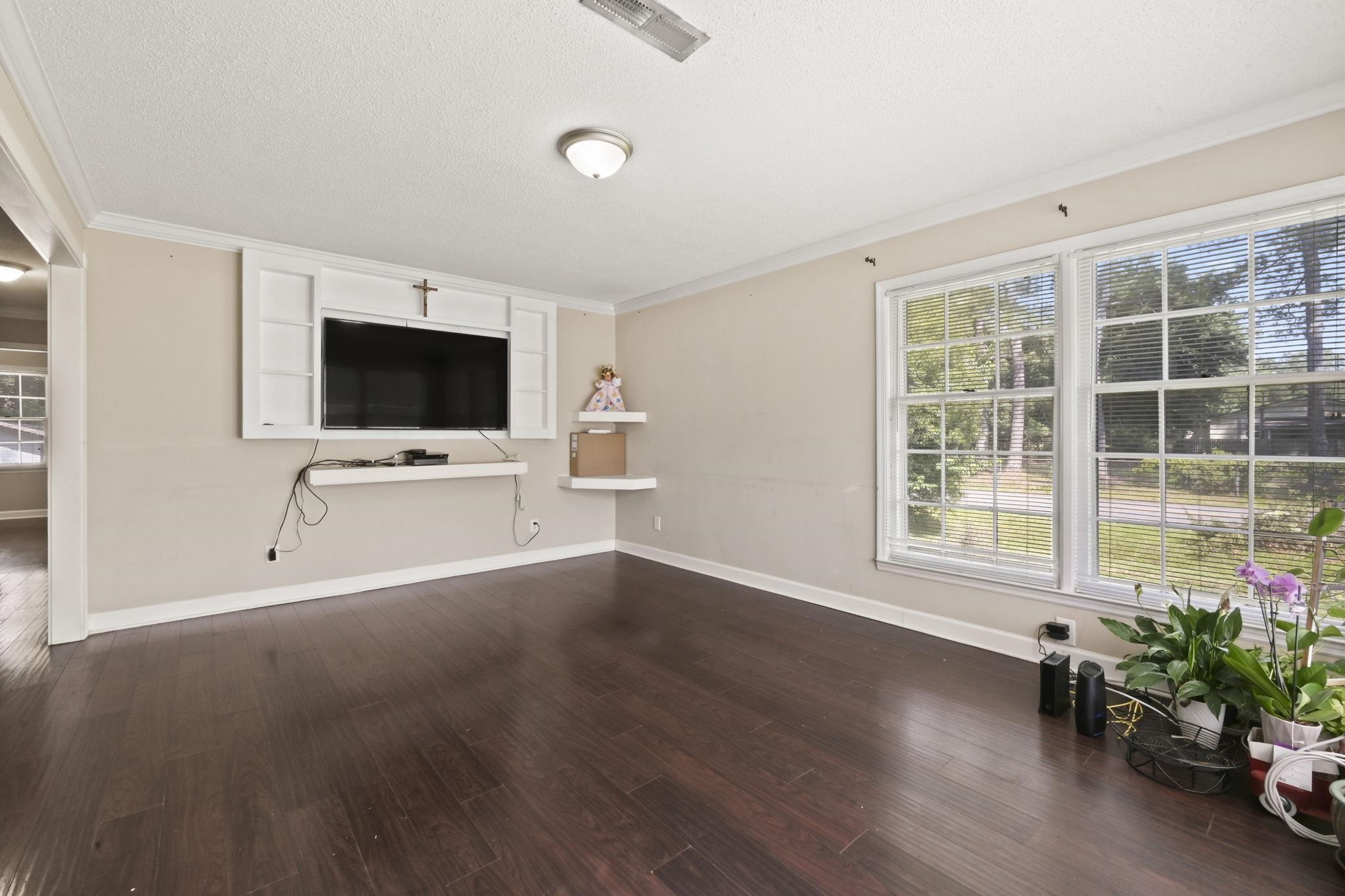 1000 Temple St. Property Photo 7