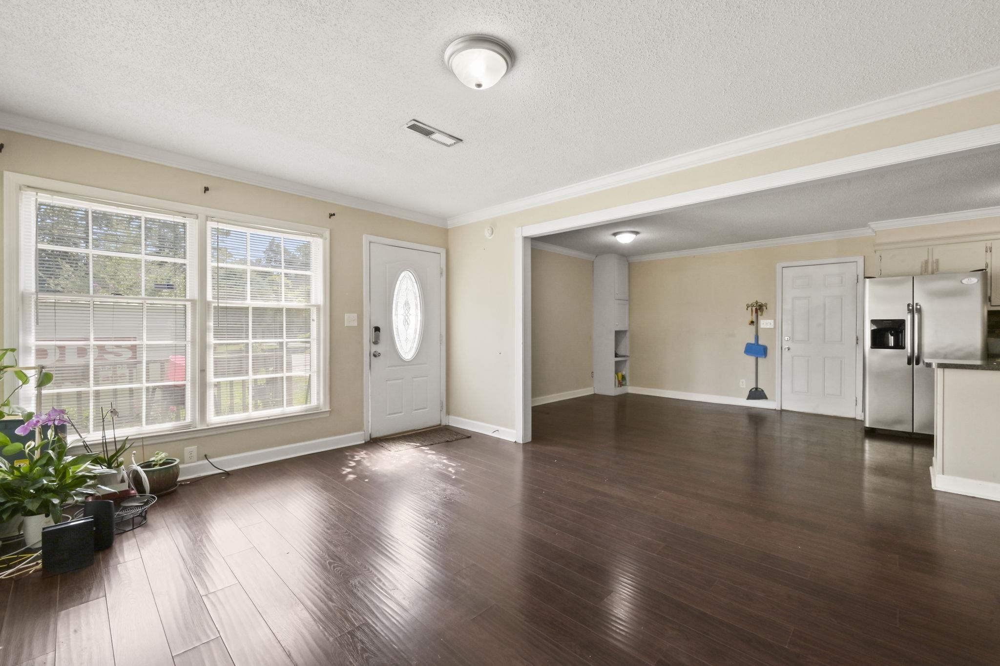 1000 Temple St. Property Photo 9