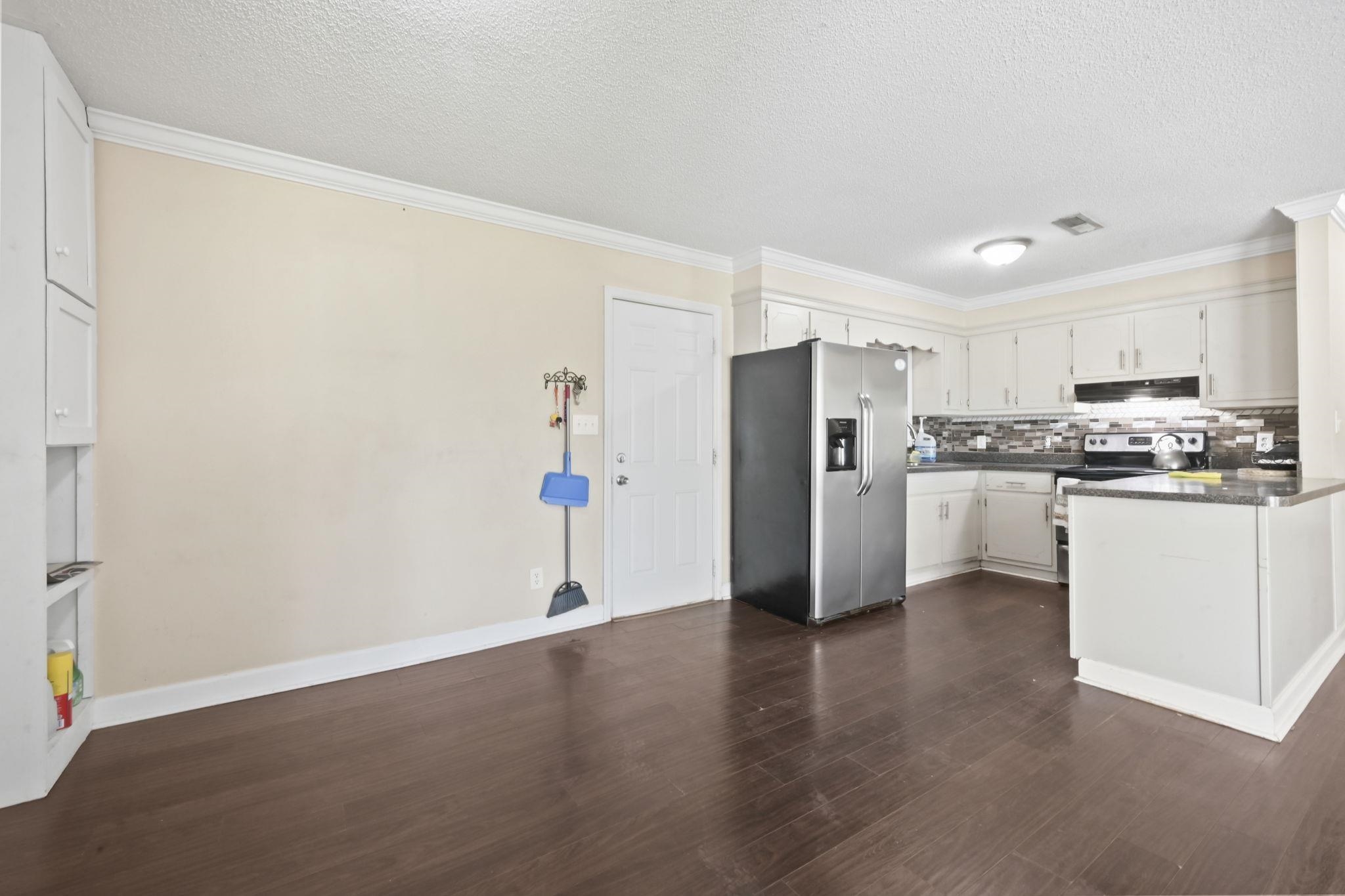 1000 Temple St. Property Photo 11