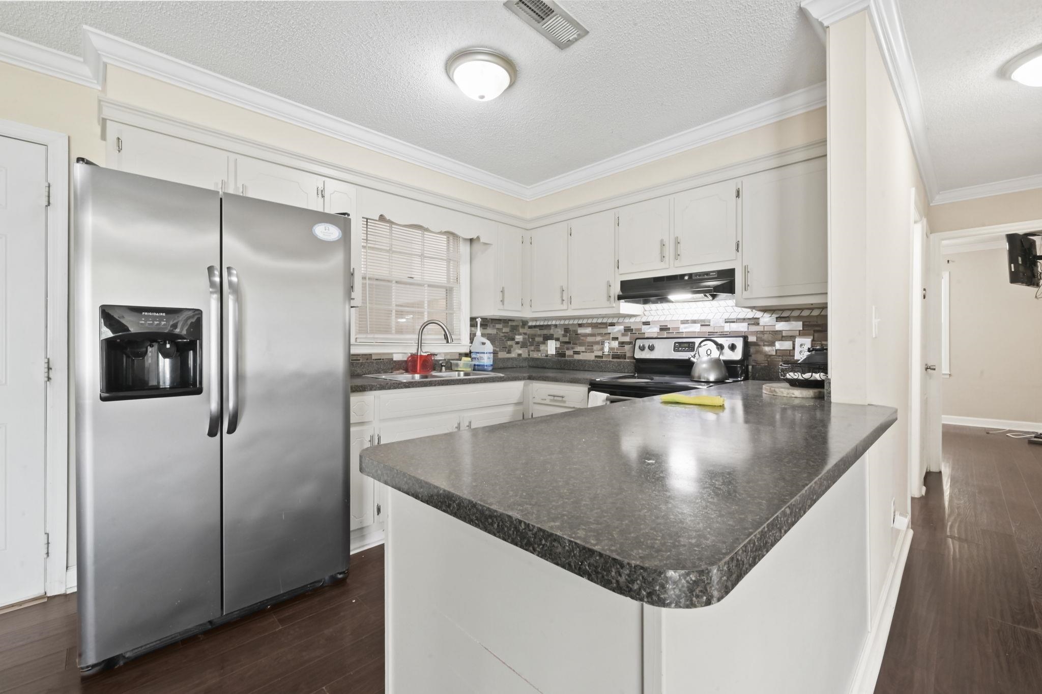1000 Temple St. Property Photo 14