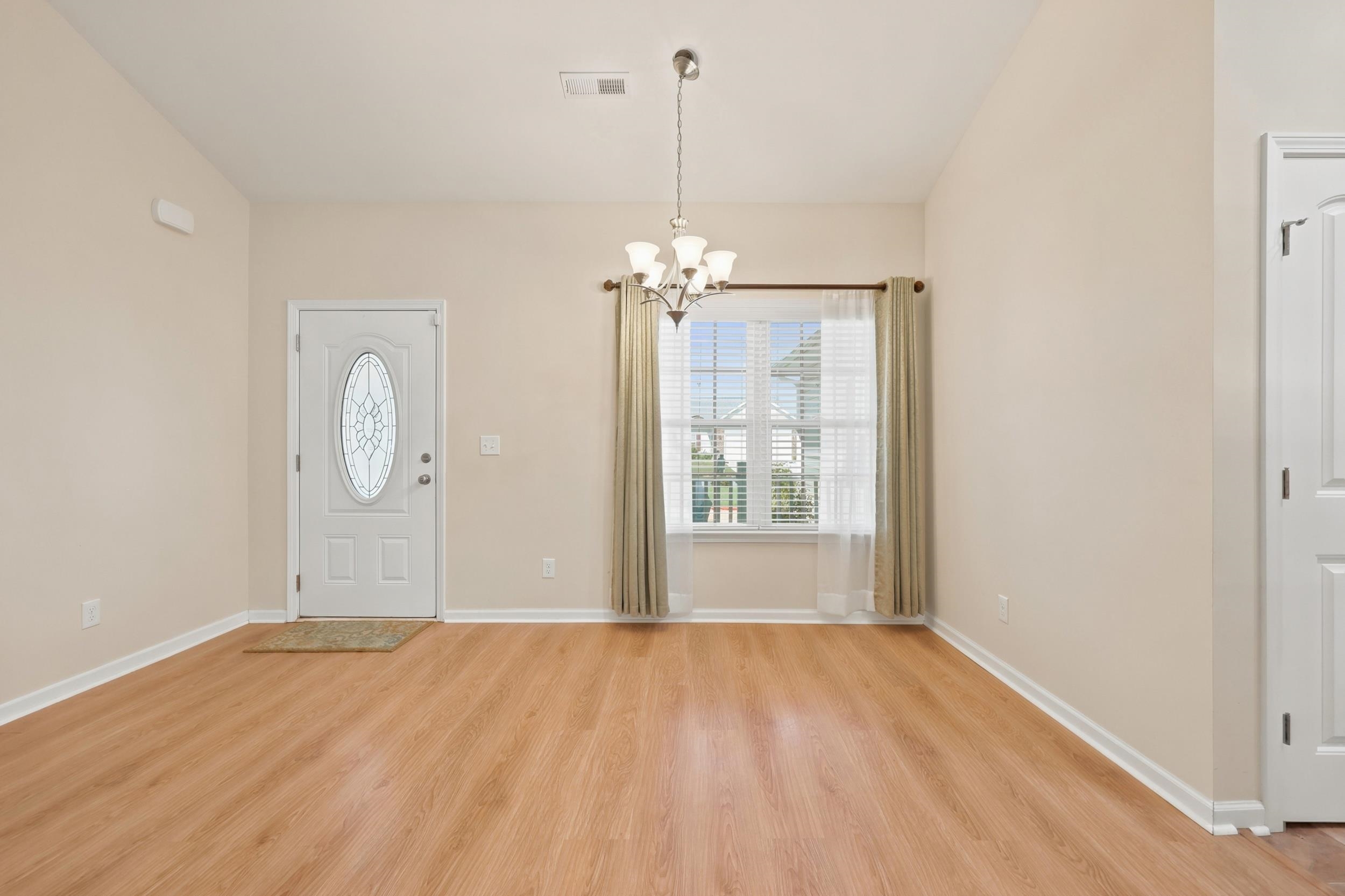 346 Lenox Dr. Property Photo 4