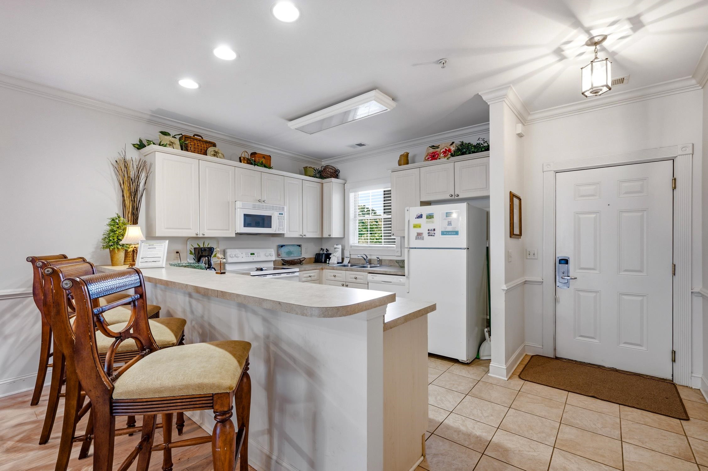 4895 Luster Leaf Circle Property Photo 4