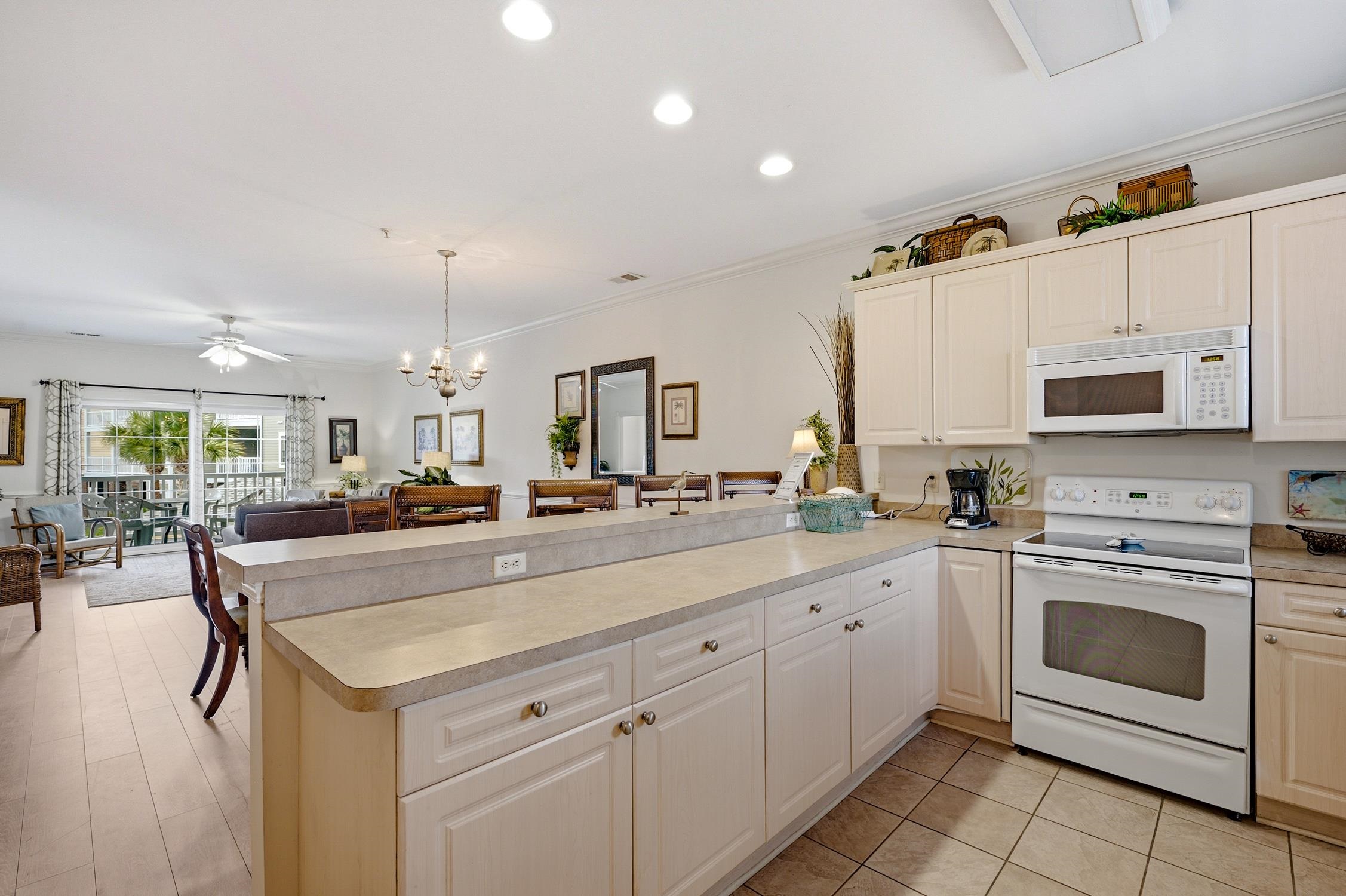 4895 Luster Leaf Circle Property Photo 6
