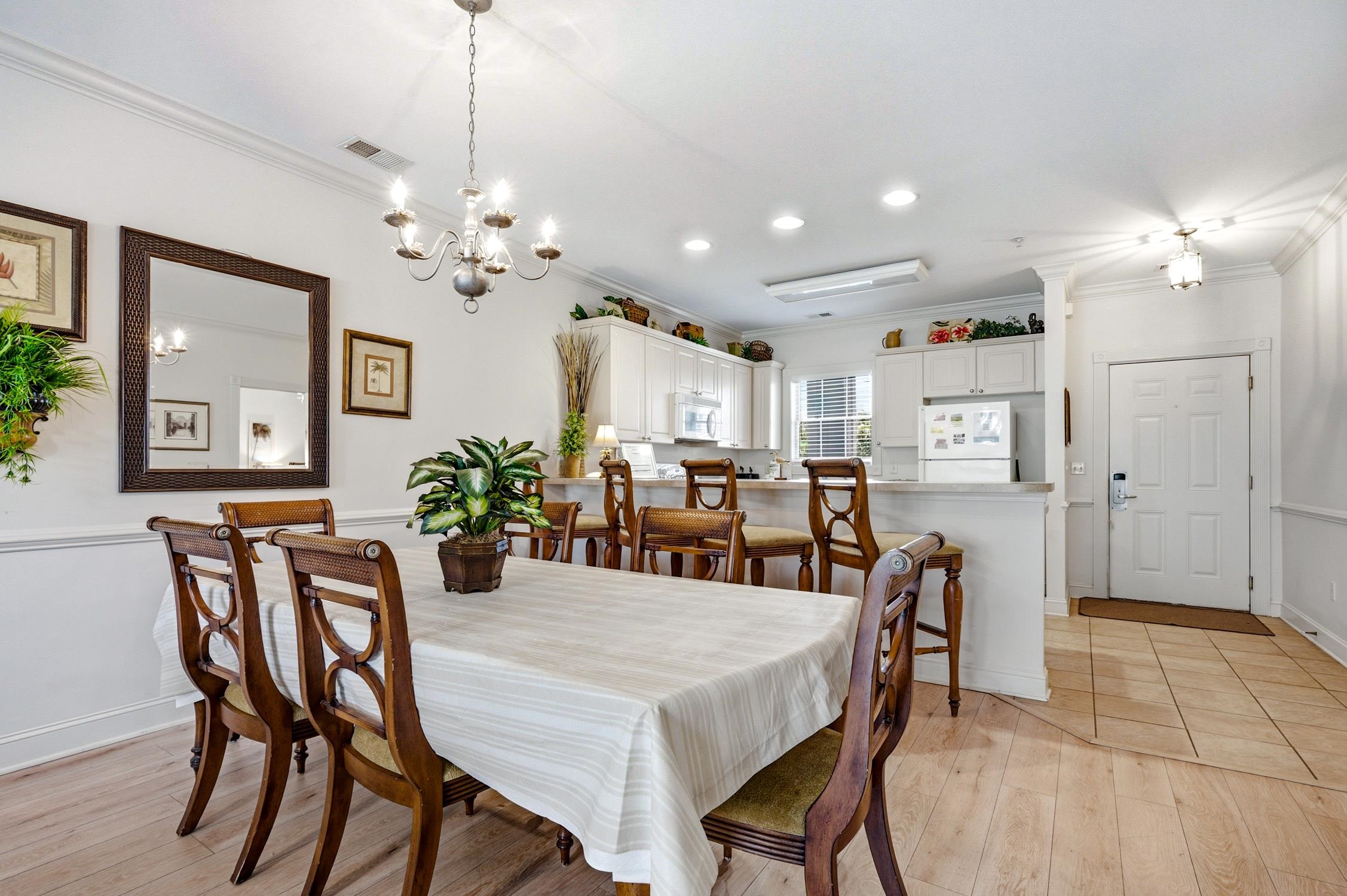 4895 Luster Leaf Circle Property Photo 8