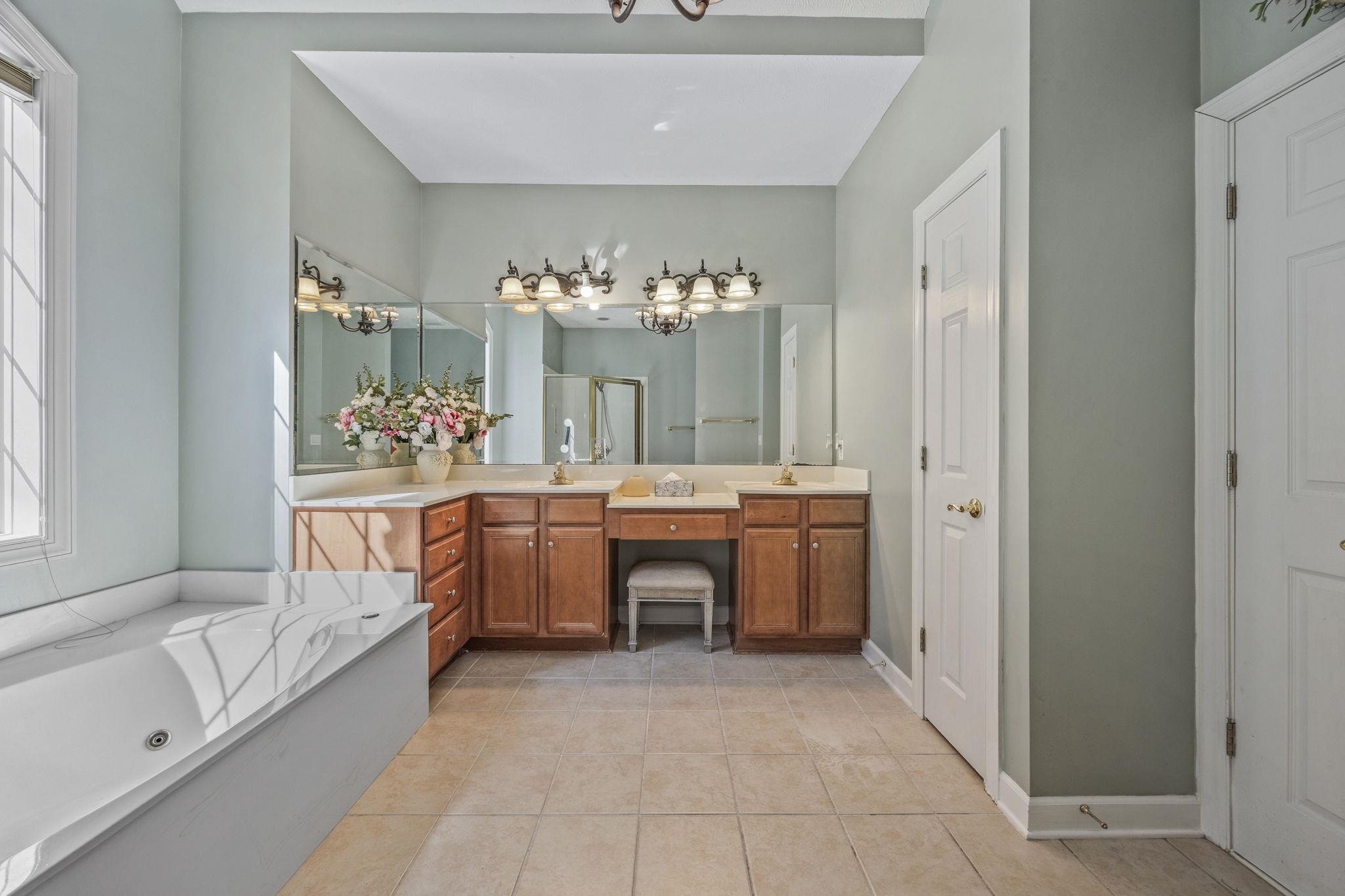 4357 Parkland Dr. Property Photo 17