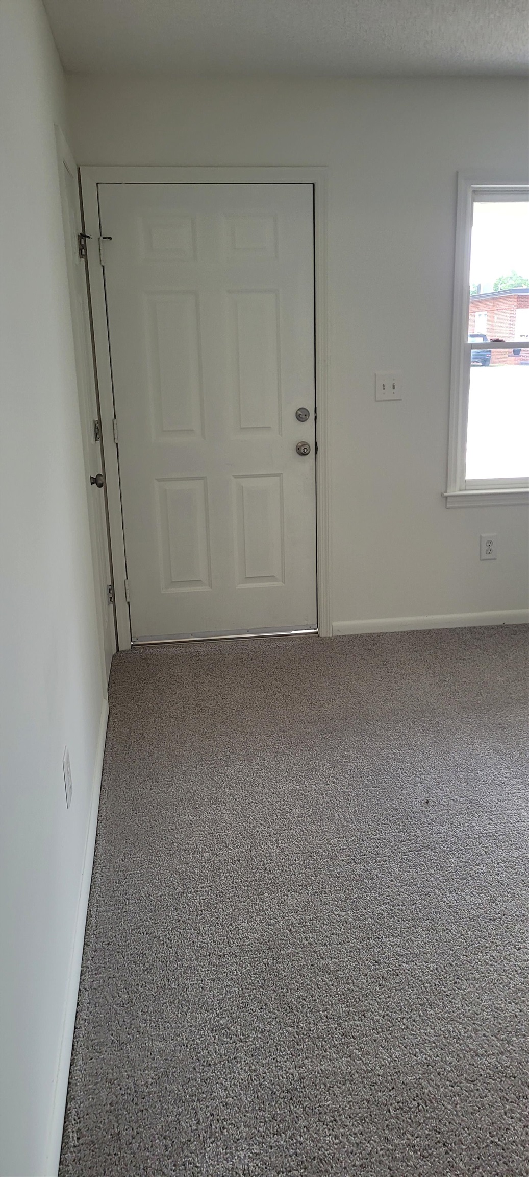 7 S Farr Ave. Property Photo 2