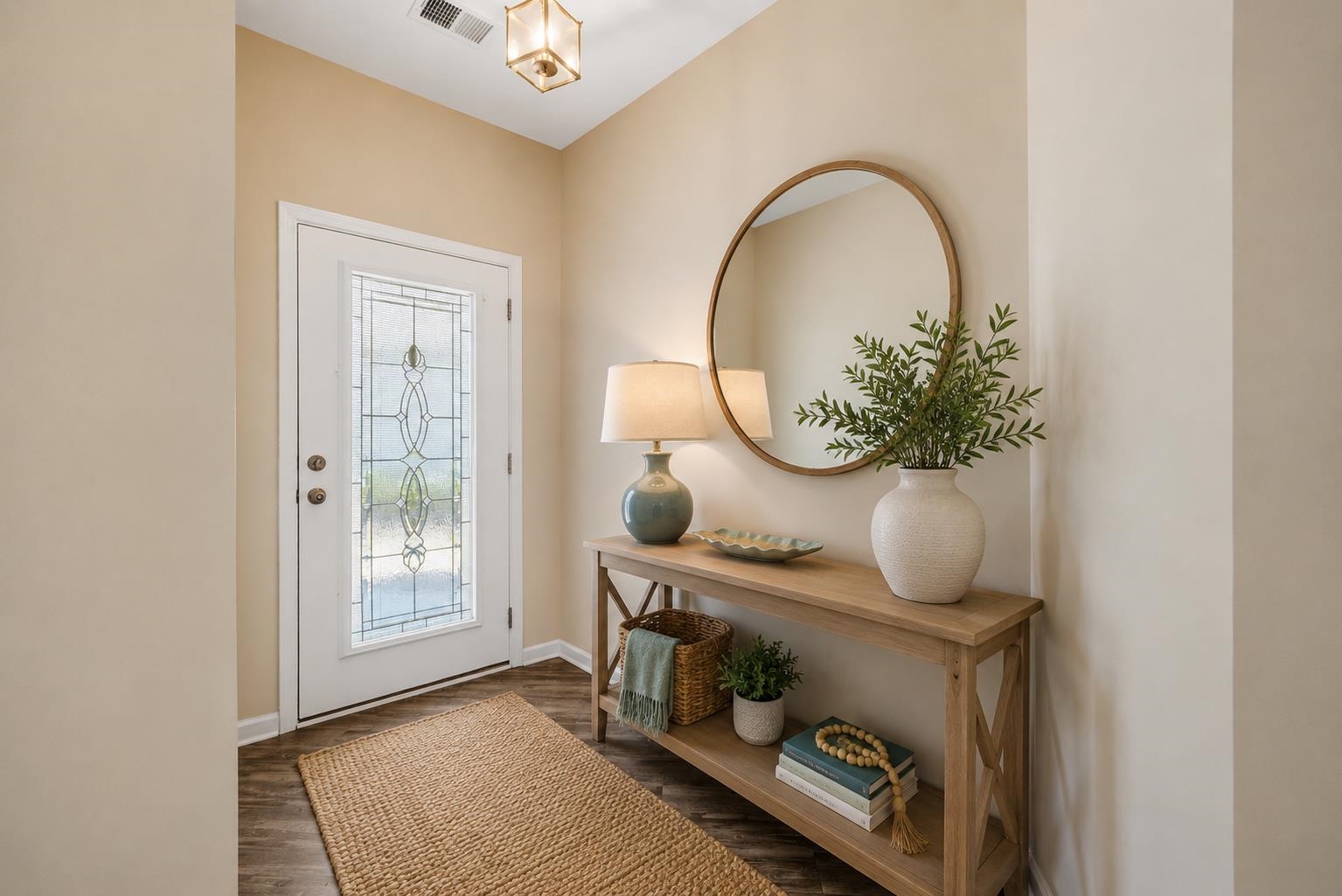 909 Cypress Way Property Photo 4