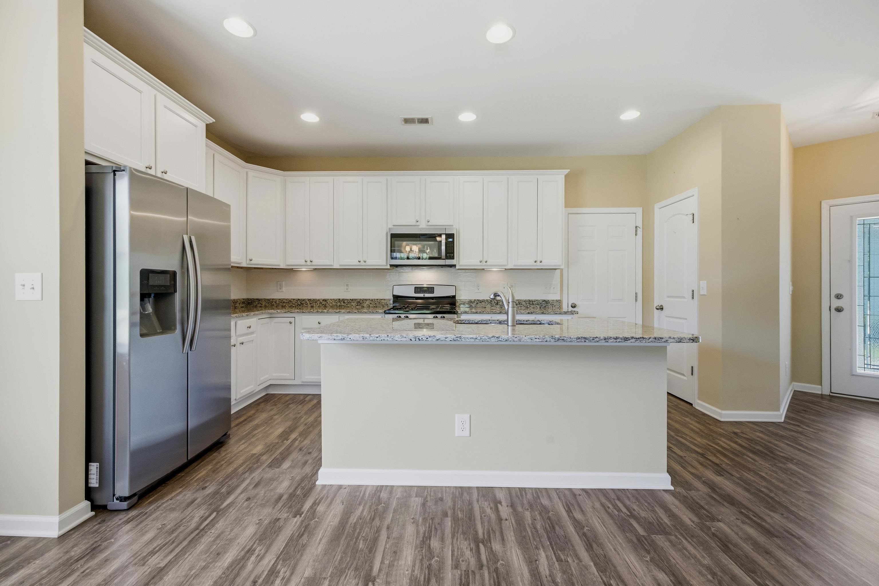 909 Cypress Way Property Photo 7