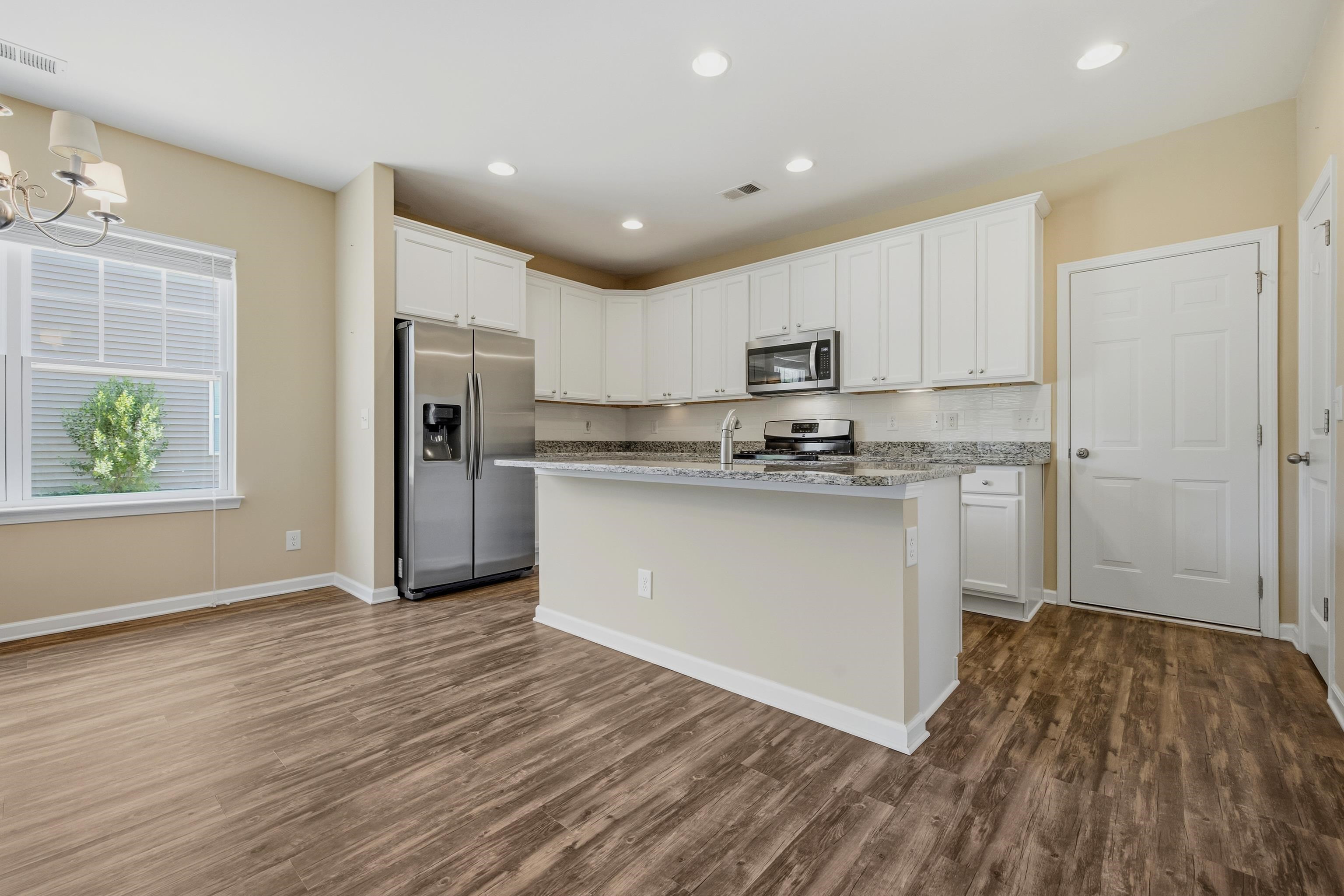 909 Cypress Way Property Photo 10