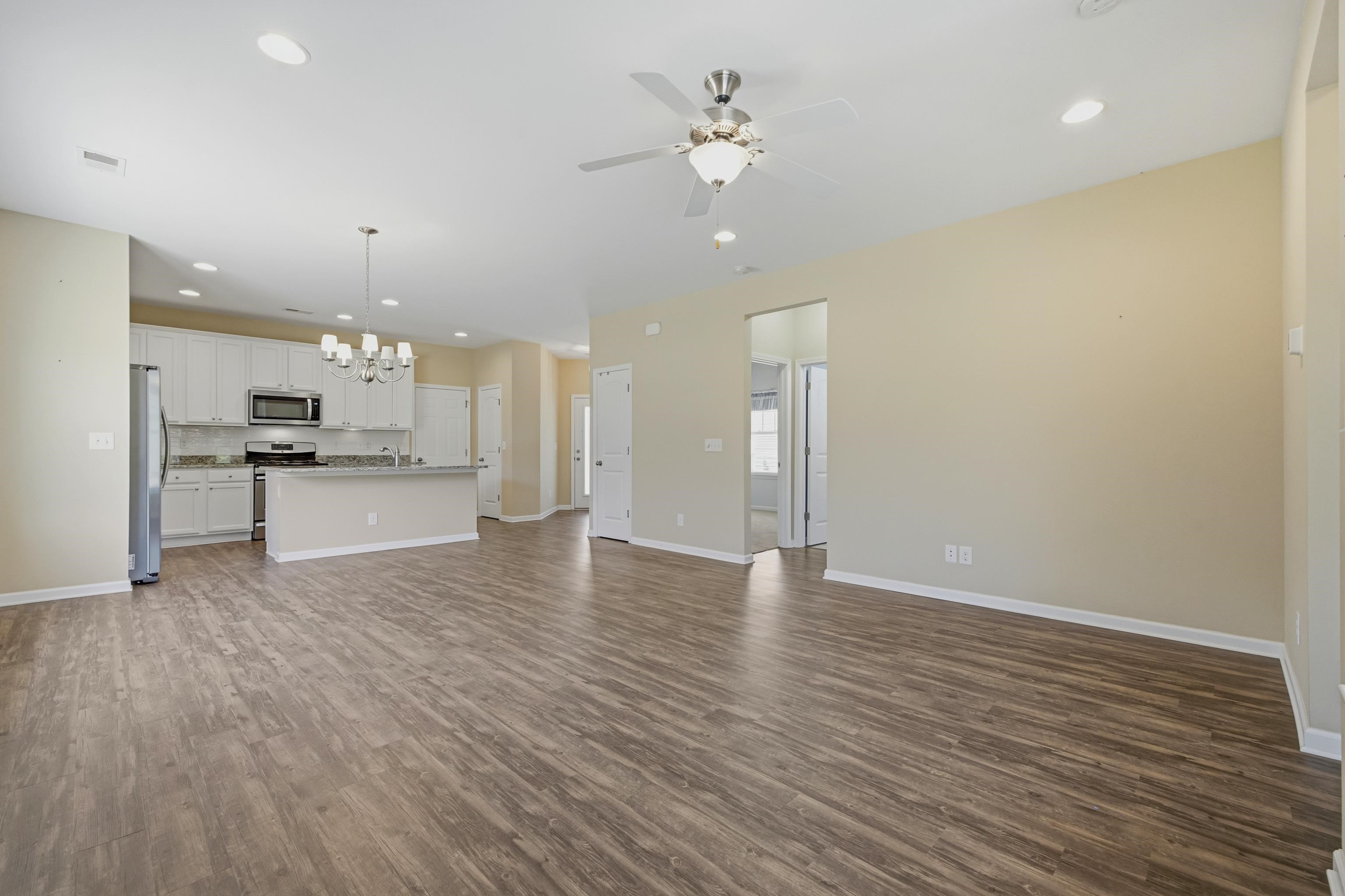 909 Cypress Way Property Photo 14
