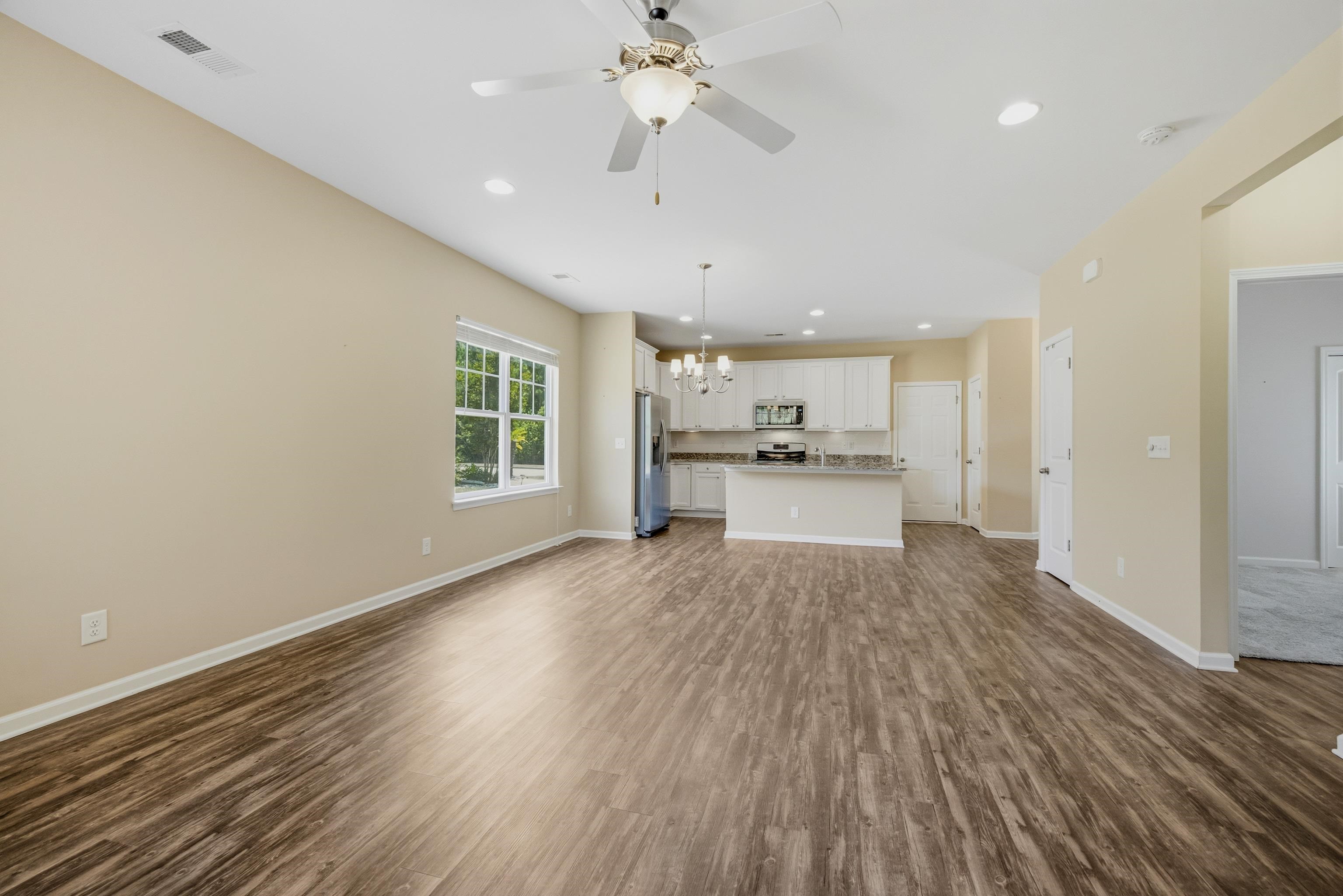 909 Cypress Way Property Photo 18