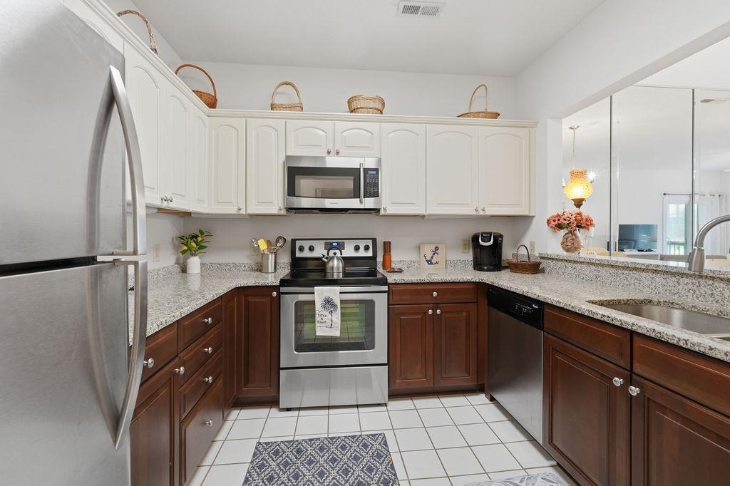 800 Castleford Circle Property Photo 4