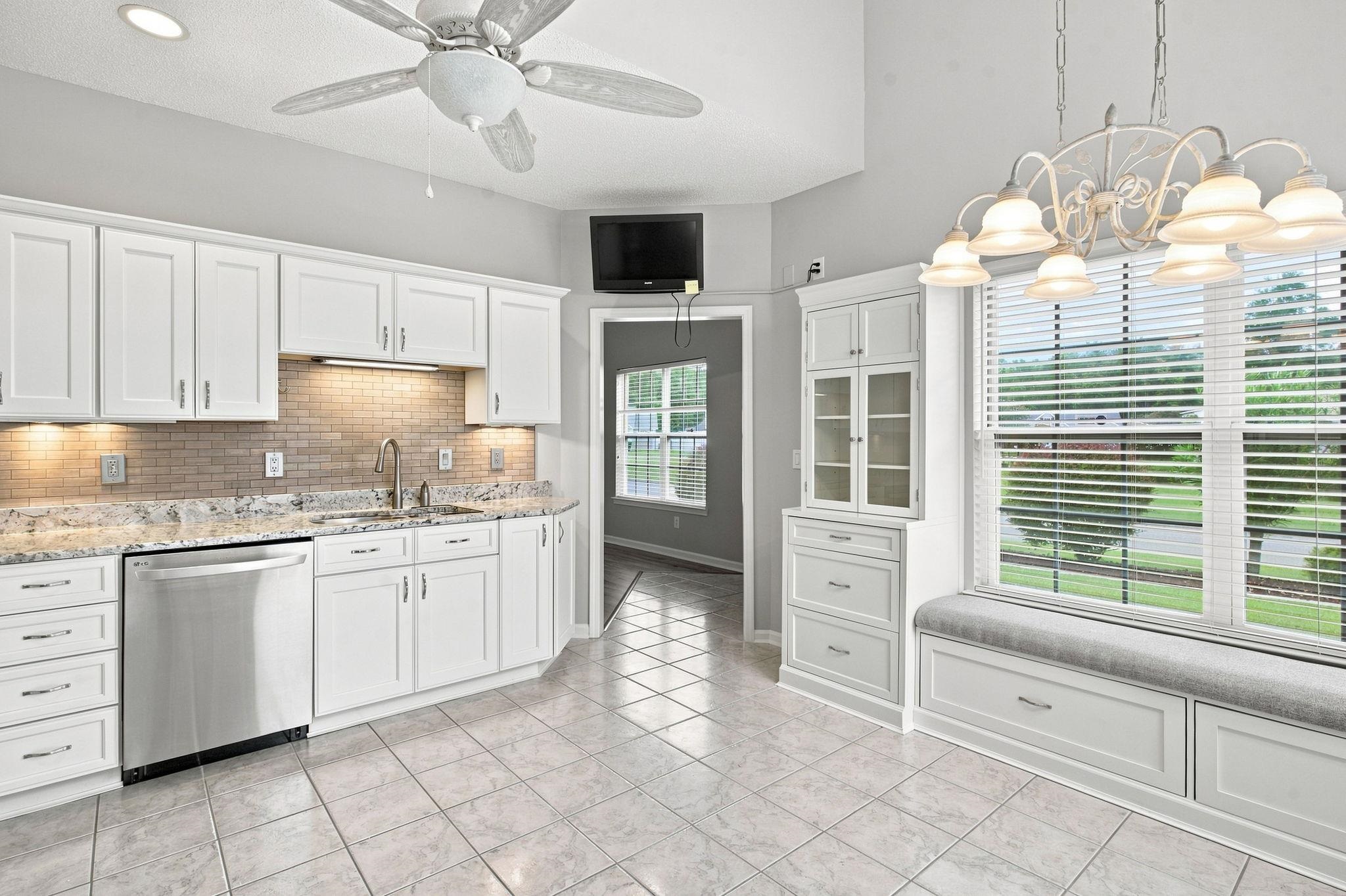 3642 Springdale Dr. Property Photo 8