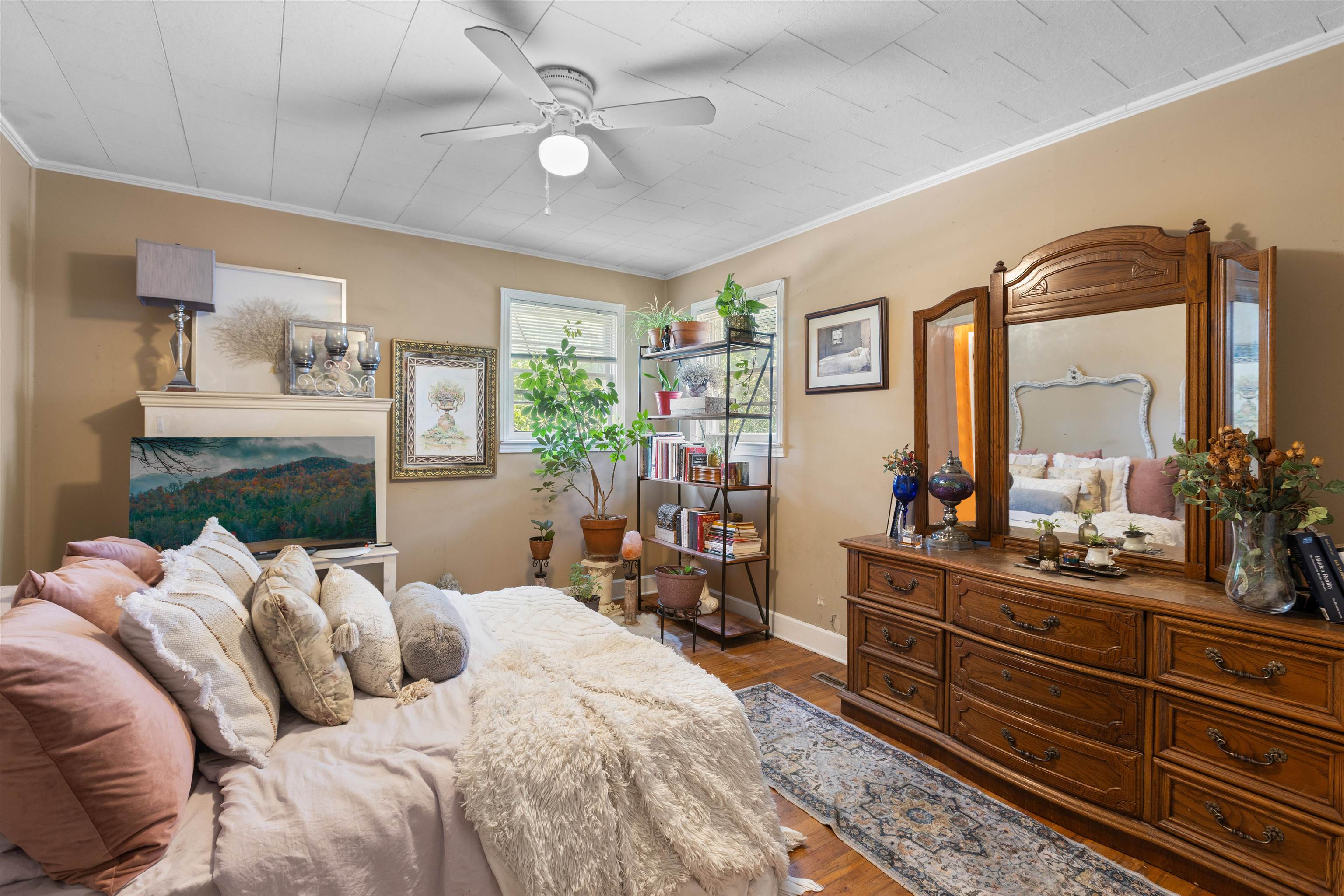 611 Collins St. Property Photo 8