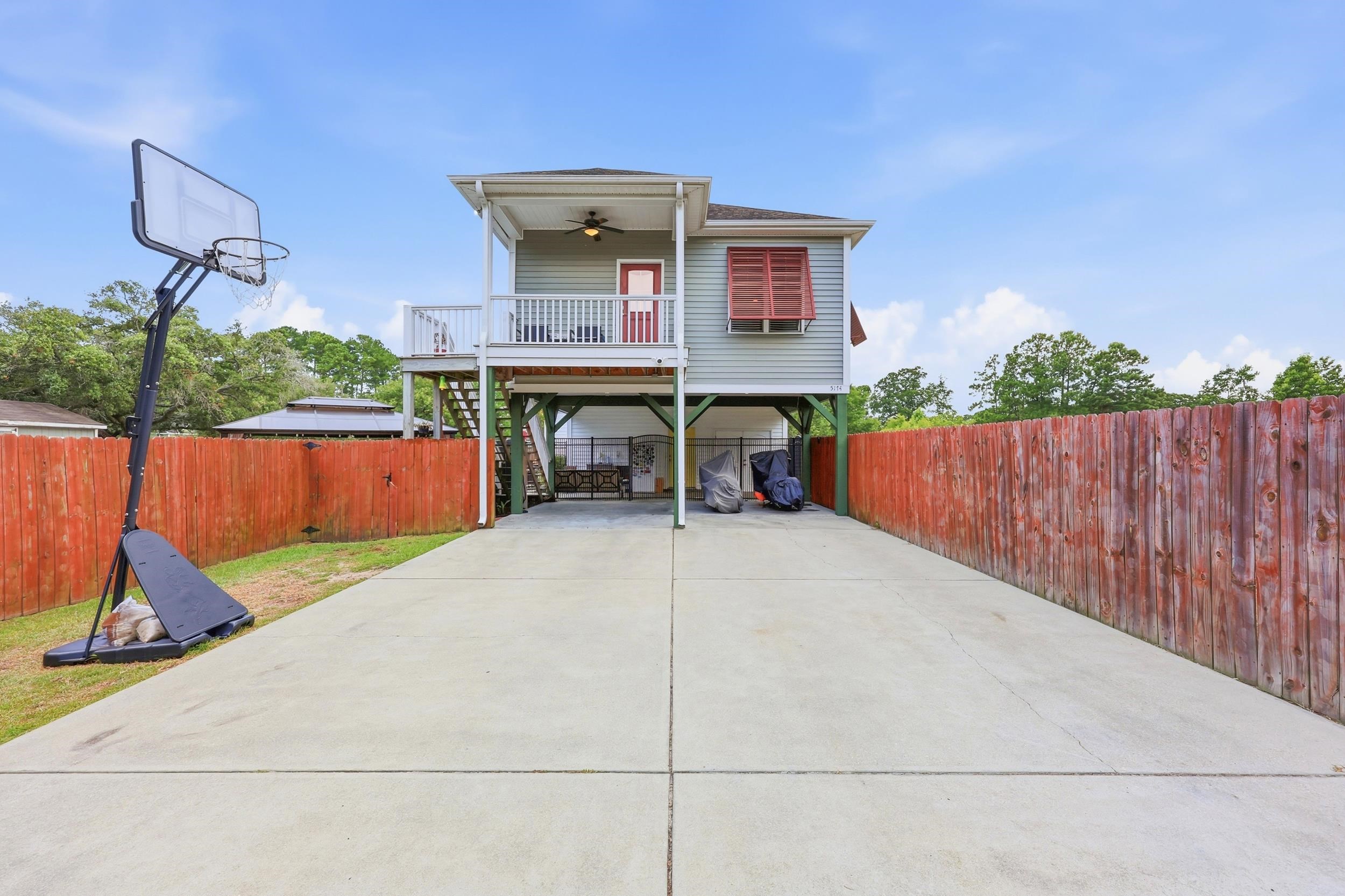 5174 Berkeley Ct. Property Photo 2
