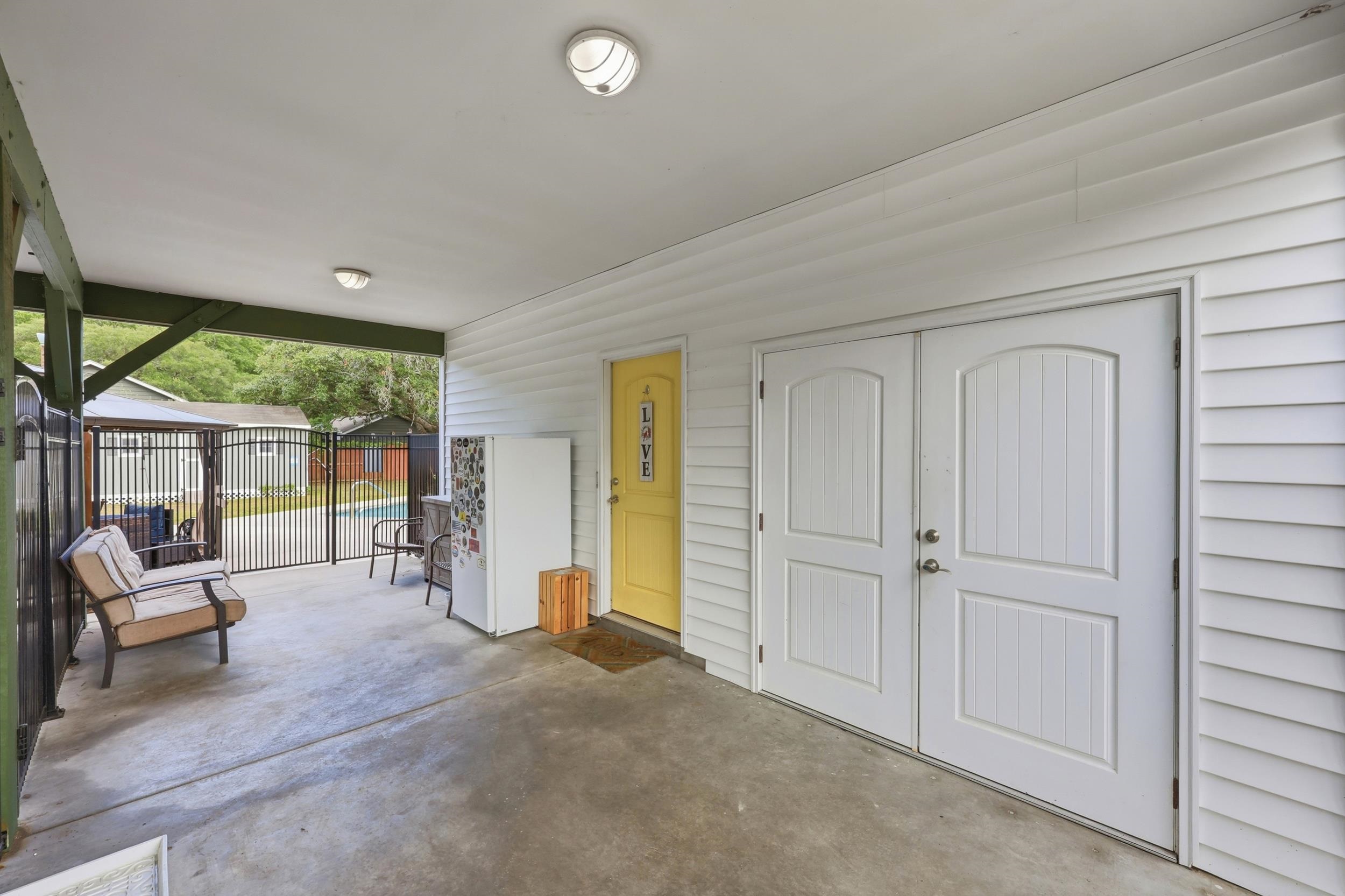 5174 Berkeley Ct. Property Photo 5